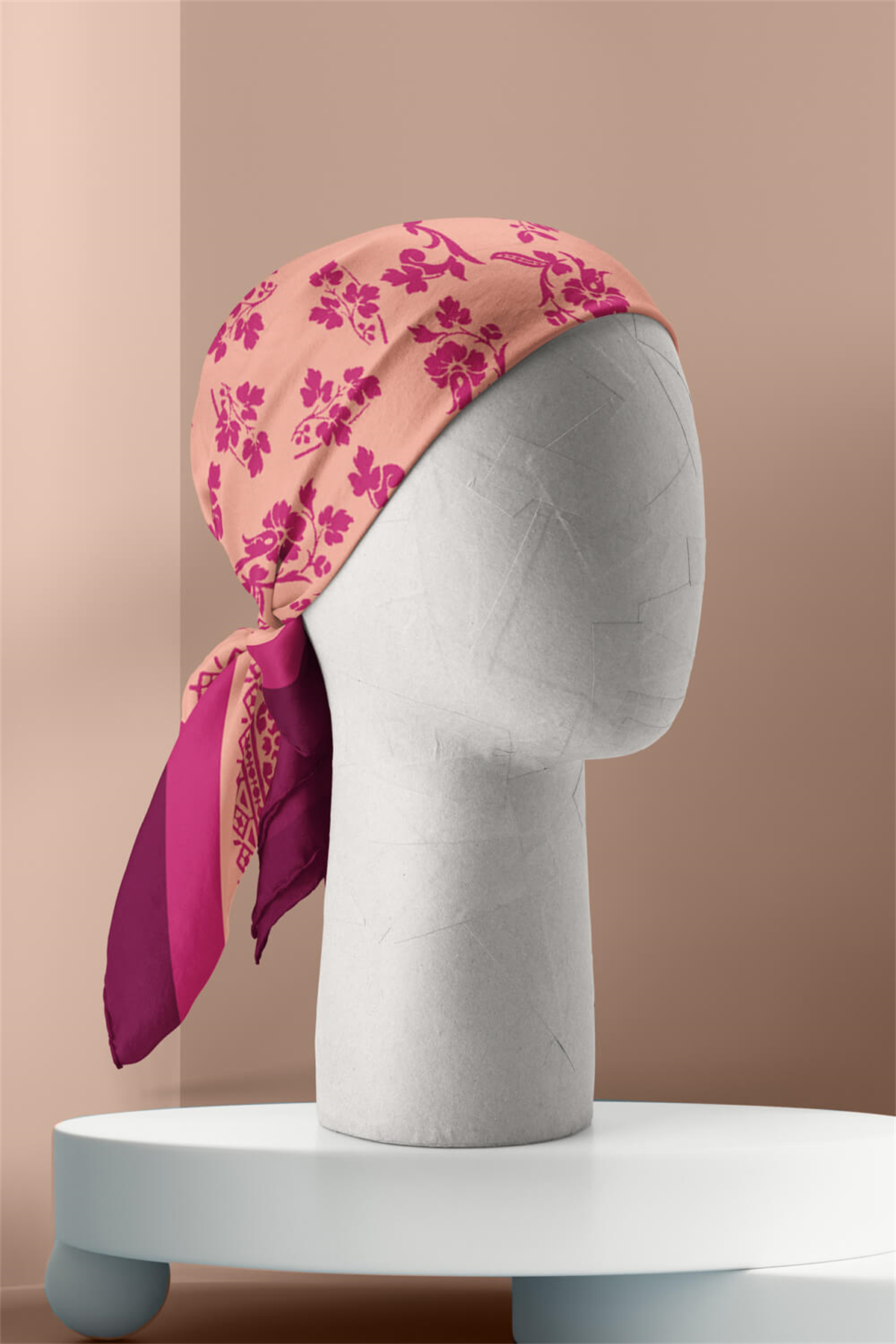 E110 Kadın Vintage Desenli Bandana 50x50 Pembe DG0206-22 Snz