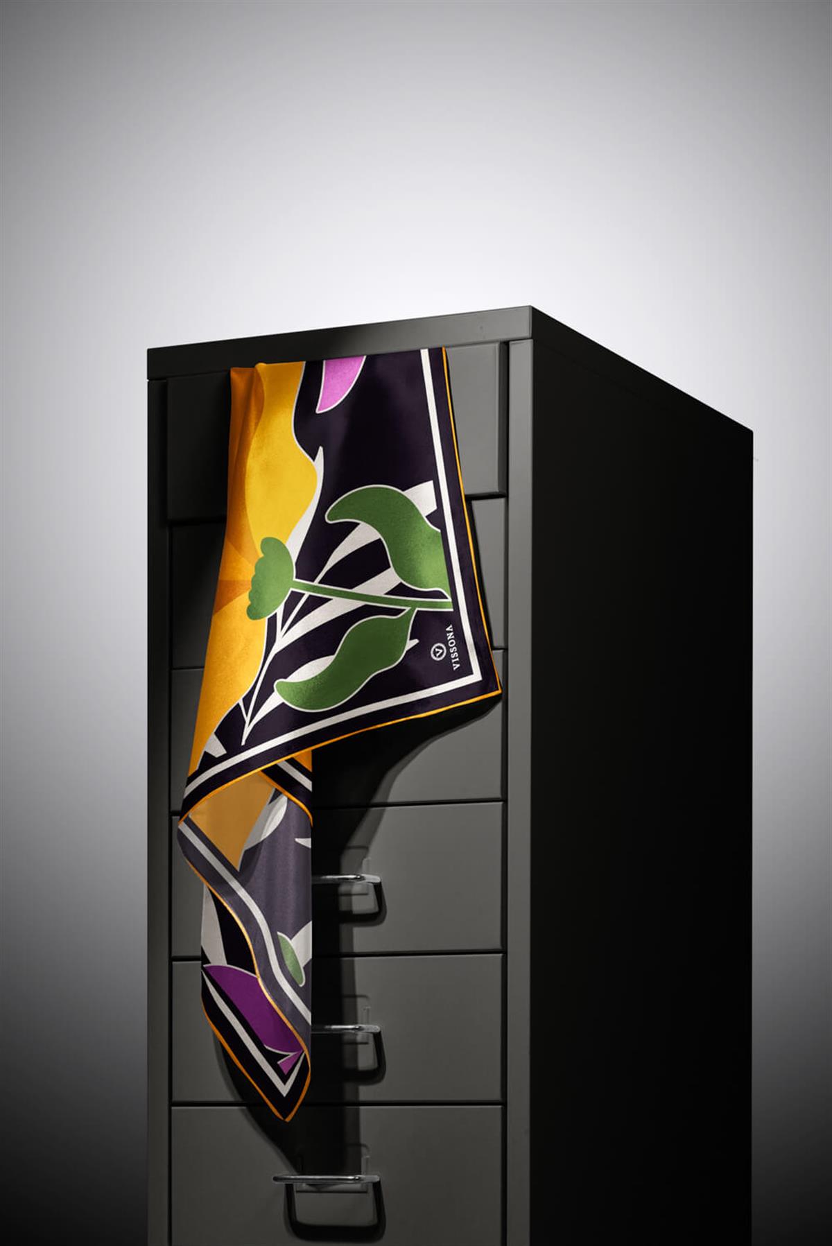 %100 Twill İpek Yaprak Desenli Pembe - Hardal Renkli 90x90 Eşarp Dikim Şekli : El Dikişi