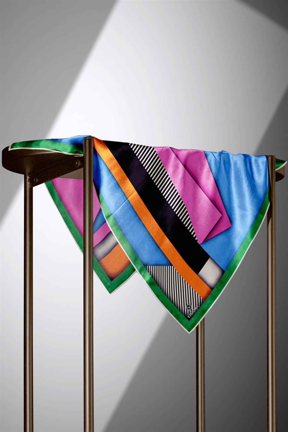 %100 Twill Renk Bloklu Çizgili Desenli Bebe Mavisi - Pembe Renkli 90x90 Eşarp Dikim Şekli: El Dikişii