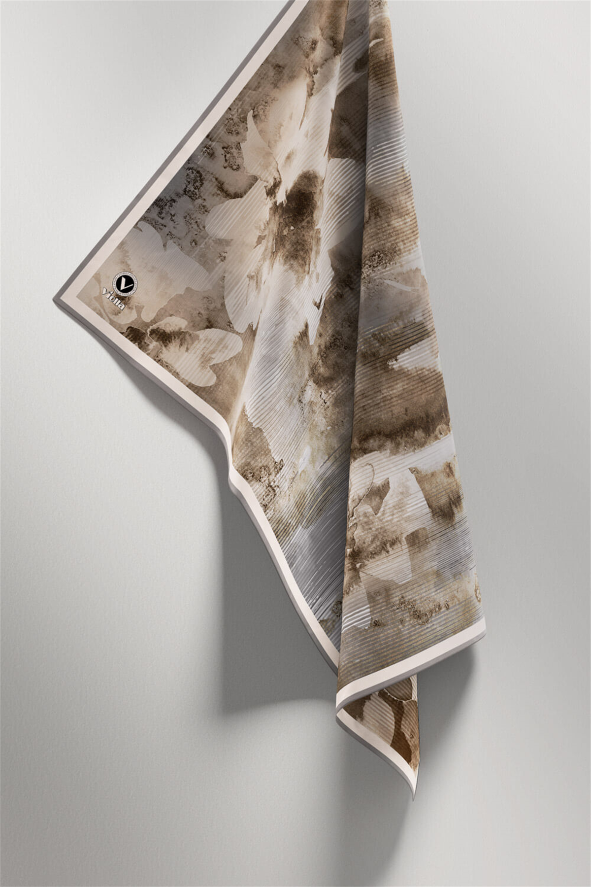 Twill Batik Desenli Gri Renkli 90x90 Eşarp (İpek İçermez) Dikim Şekli : El Dikişi