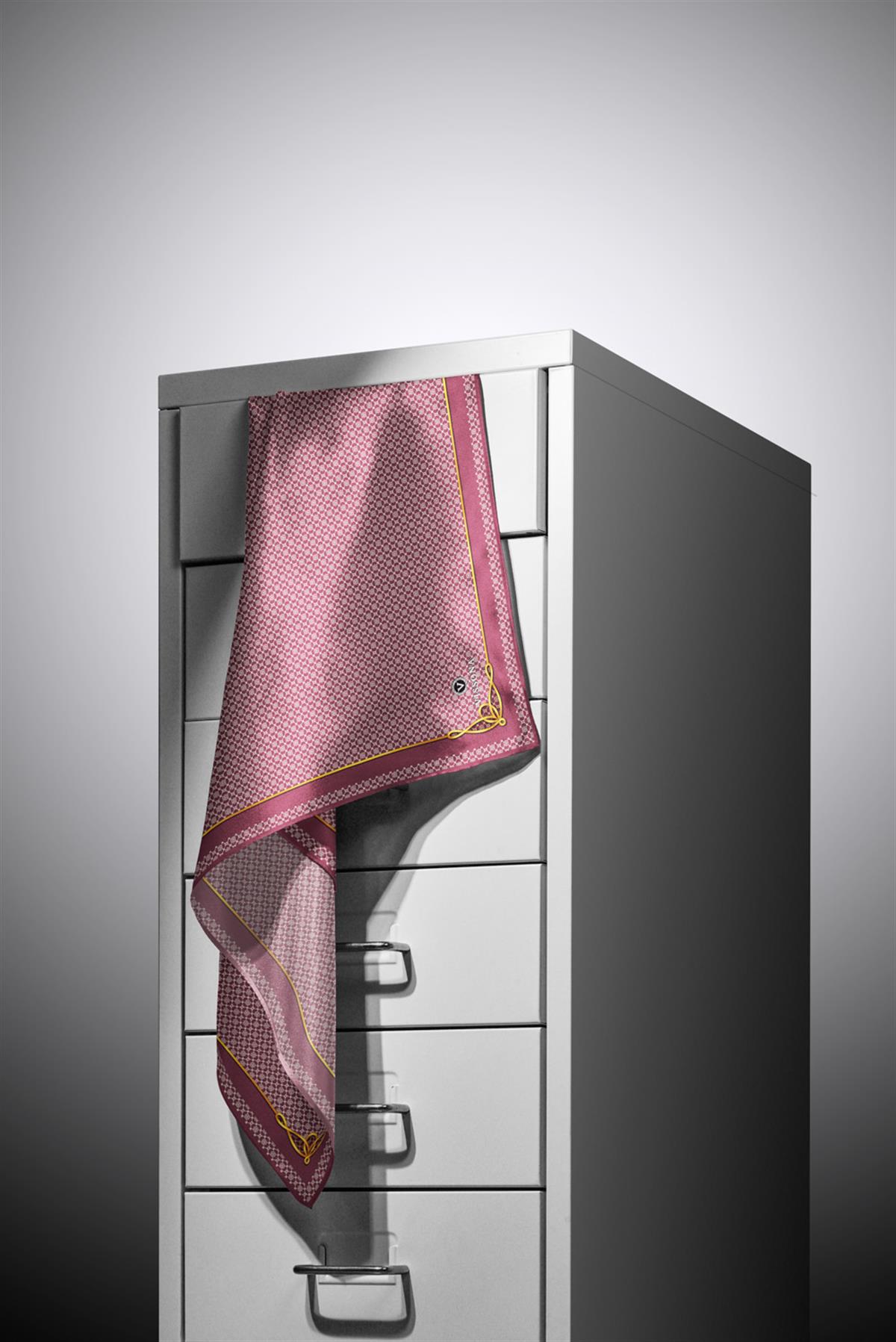 %100 Twill İpek Minik Motif Desenli Gül Kurusu - Krem Renkli 90x90 Eşarp Dikim Şekli : El Dikişi