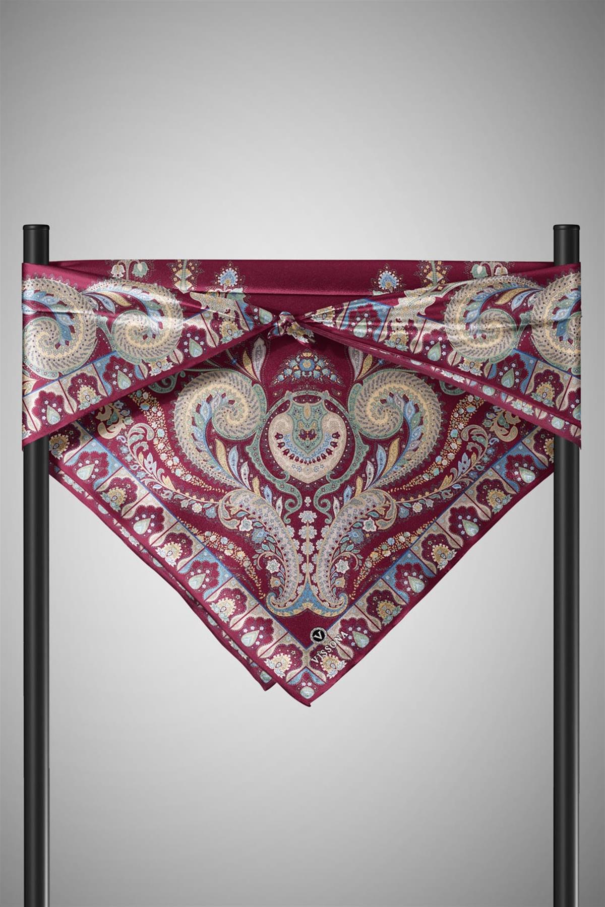 100% Twill İpek Etnik Desenli Bordo Renkli 90x90 Dikim Şekli : El Dikişi Eşarp