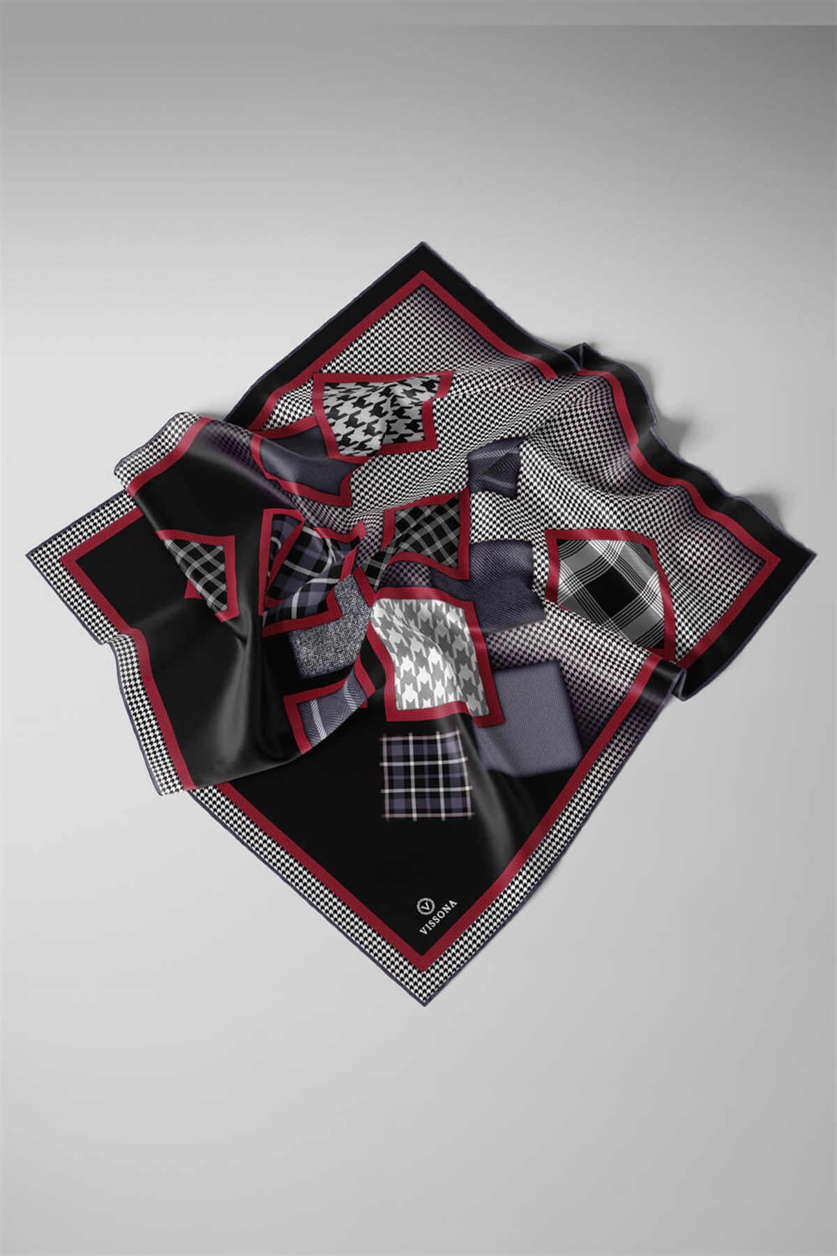 %100 Twill İpek Kazakayaklı Ve Ekose Desenli Gri - Kırmızı Renkli 90x90 Eşarp Dikim Şekli : El Dikişi