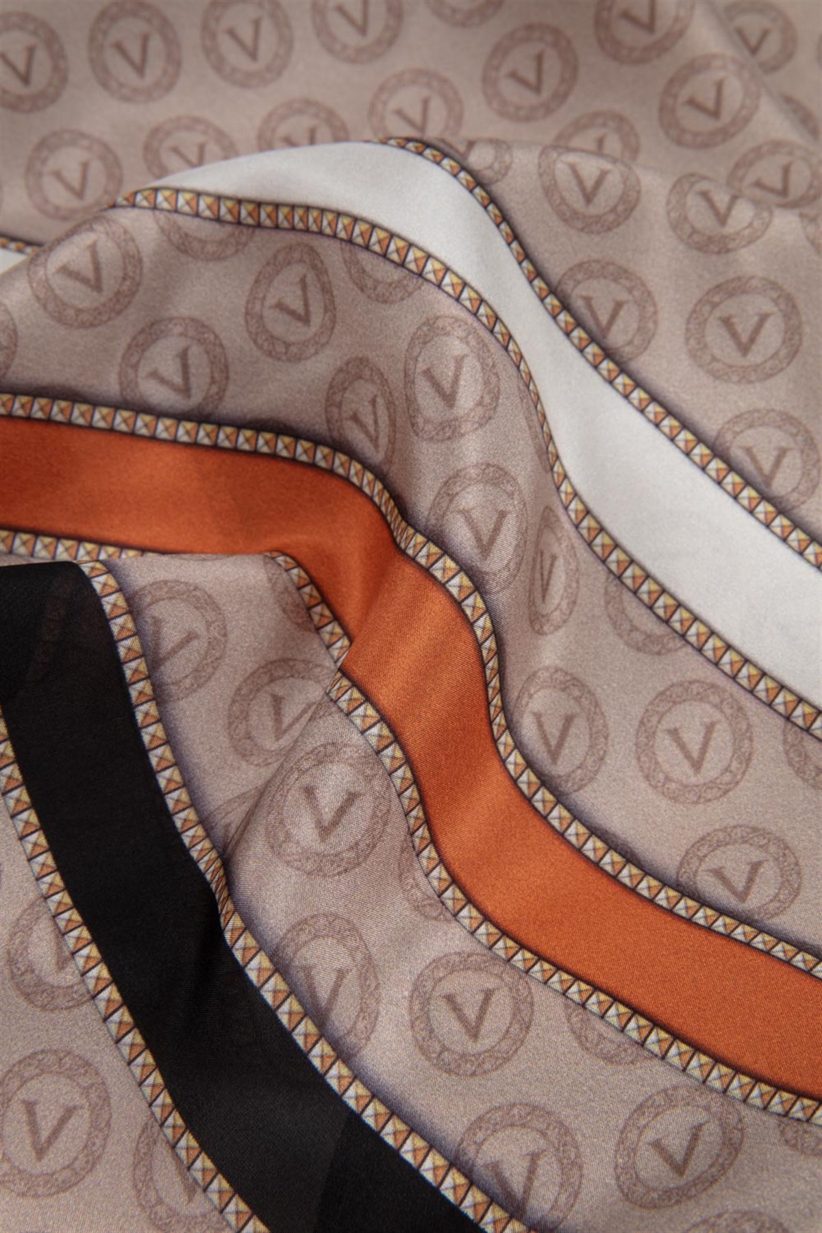 %100 İpek Monogram Desenli Bej - Turuncu Renkli 92x210 Şal