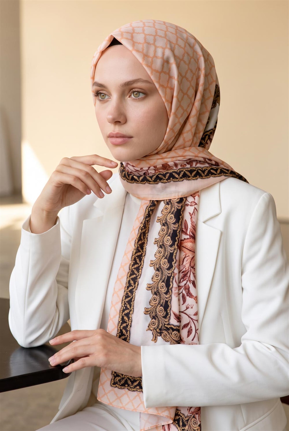 %100 Saf İpek Şal İnce Saten Vual Dokuma Yaprak Desenli Somon - Gold Renkli 90x210 Şal