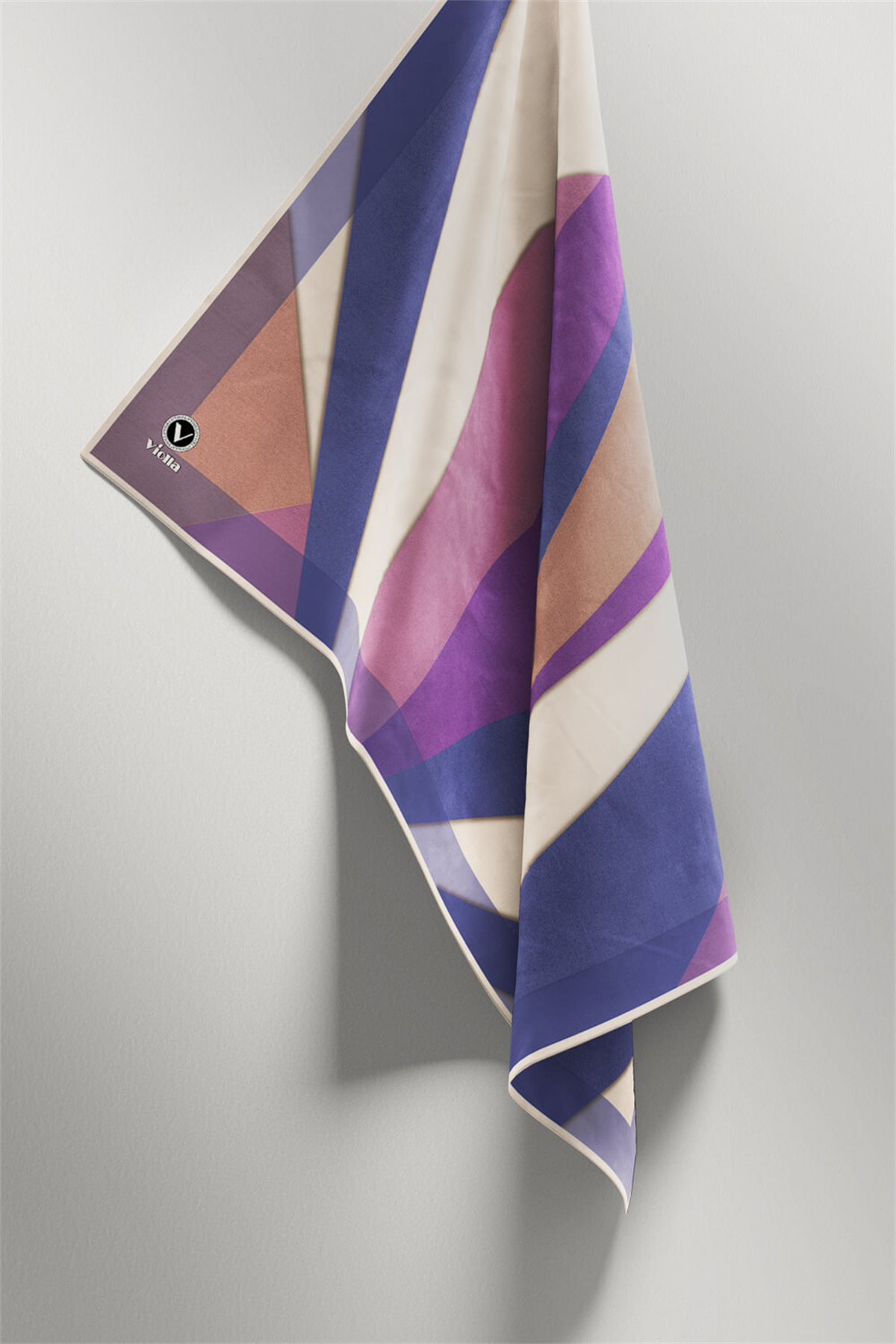 Twill Geometrik Desenli İndigo - Saks Renkli 90x90 Eşarp (İpek İçermez) Dikim Şekli : El Dikişi