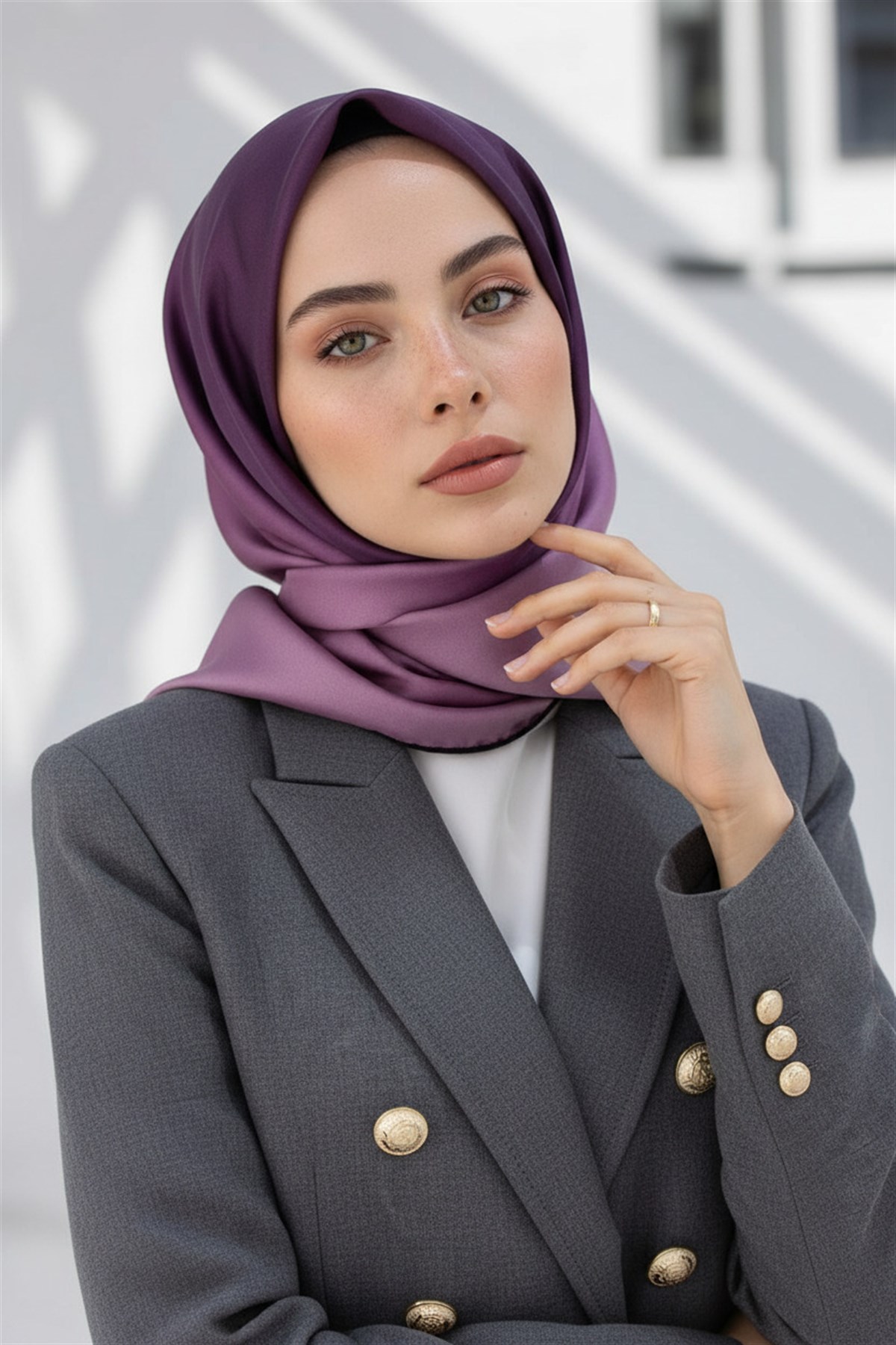 %100 Twill İpek Degrade Desenli Gül Kurusu Renkli 90x90 Eşarp Dikim Şekli : El Dikişi