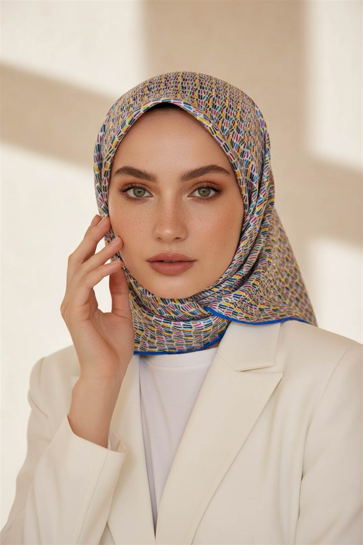 %100 Twill İpek Çizgi Desenli Saks Renkli 90x90 Eşarp Dikim Şekli : El Dikişi