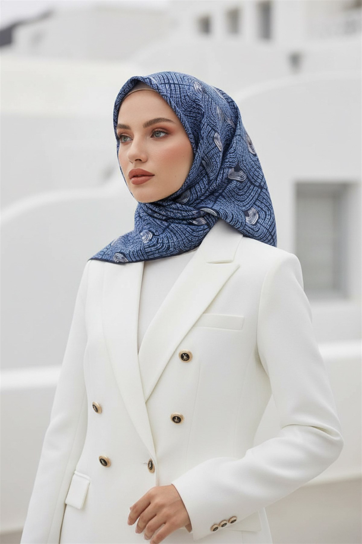%100 Twill İpek Geometrik Desenli İndigo - Siyah Renkli 90x90 Eşarp Dikim Şekli : El Dikişi