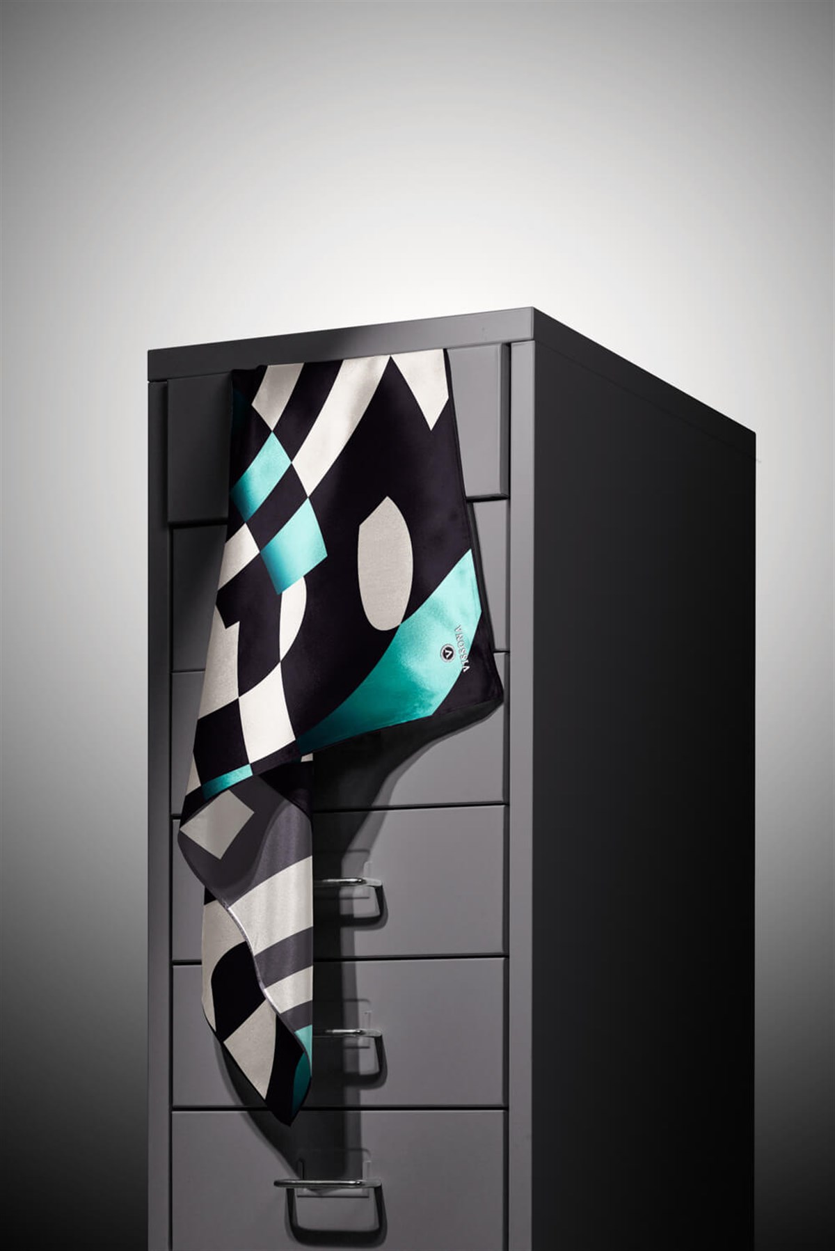 %100 Twill İpek Geometrik Desenli Mint Yeşili Renkli 90x90 Eşarp Dikim Şekli : El Dikişi
