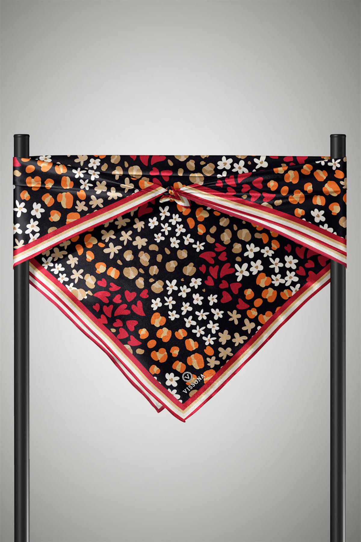 %100 Twill İpek Kalpli Leopar Desenli Siyah - Bordo Renkli 90x90 Eşarp Dikim Şekli : El Dikişi