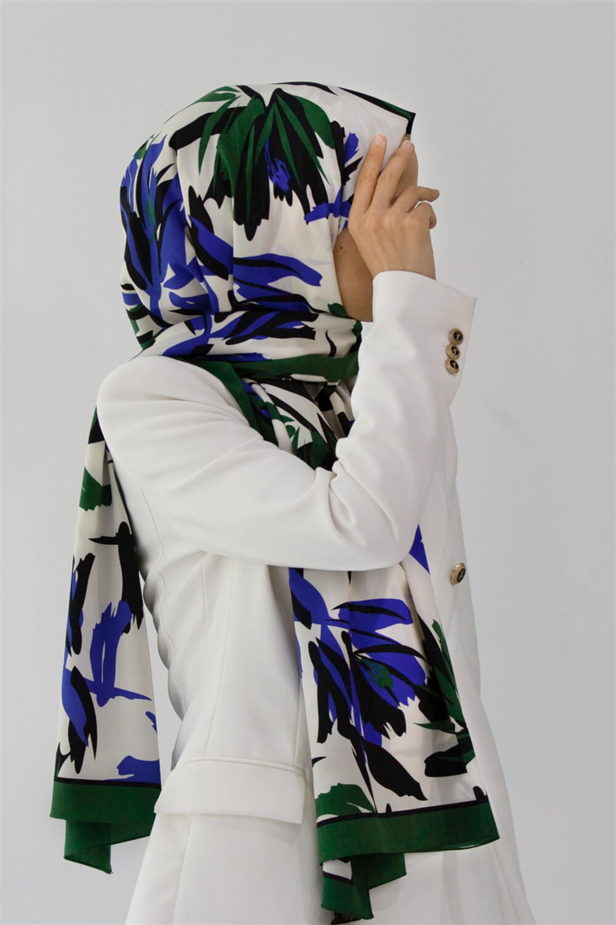 KREP YAPRAK DESENLİ ZÜMRÜT YEŞİLİ RENKLİ 75X195 KIRIŞMAZ ŞAL