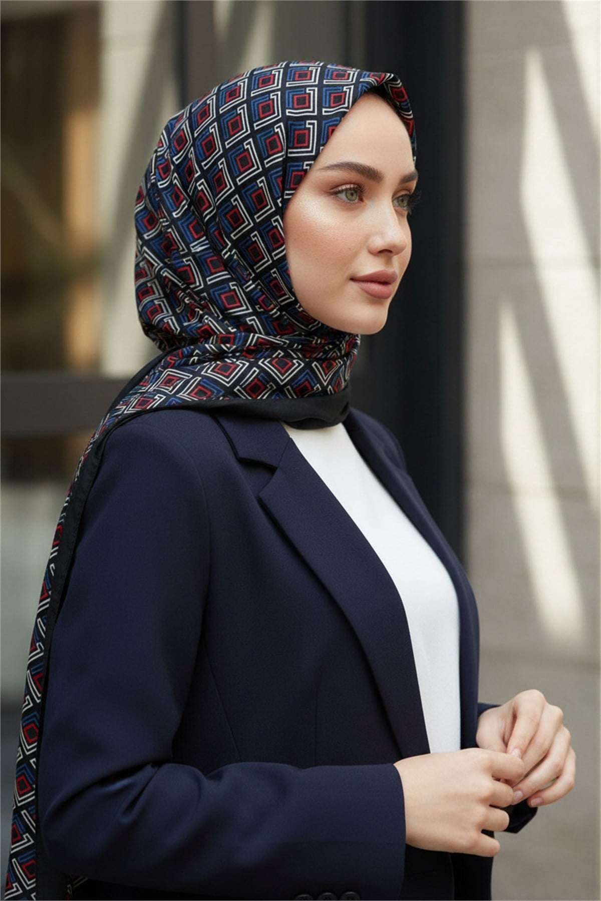 KREP MİNİ MOTİF DESENLİ İNDİGO - KIRMIZI RENKLİ 75X195 KIRIŞMAZ ŞAL