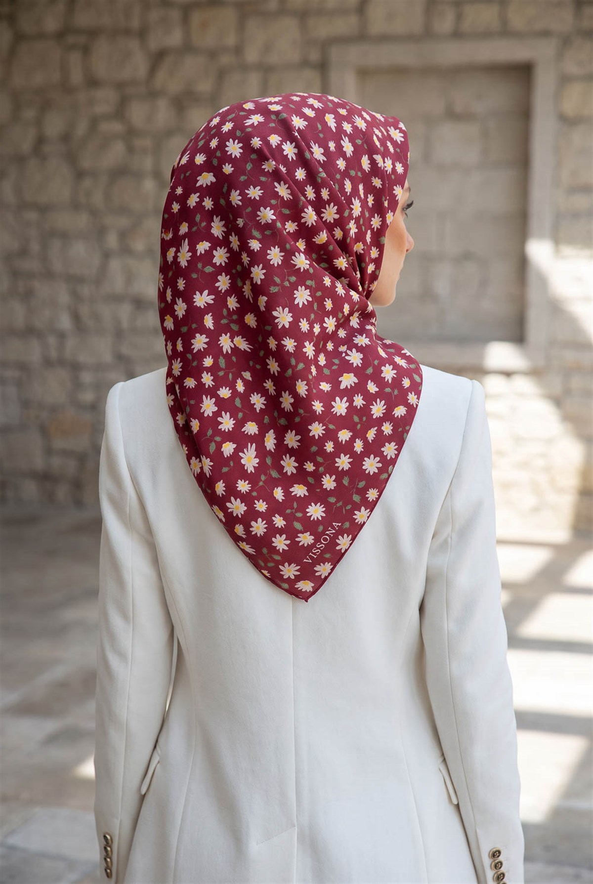 %100 Twill İpek Papatya Desenli Bordo Renkli 90x90 Eşarp Dikim Şekli : El Dikişi