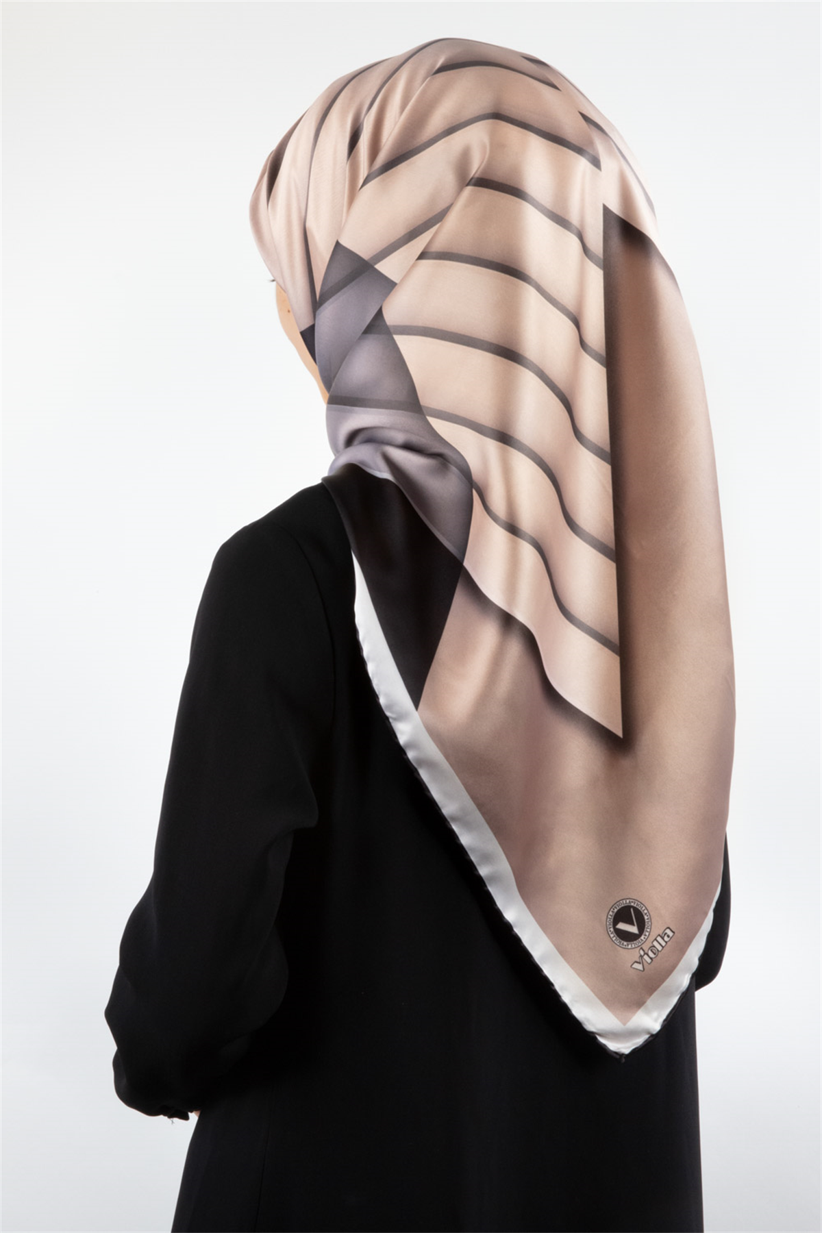 Rayon Zikzak Çizgi Desenli Gri Renkli 90x90 Eşarp (İpek İçermez) Dikim Şekli : El Dikişi