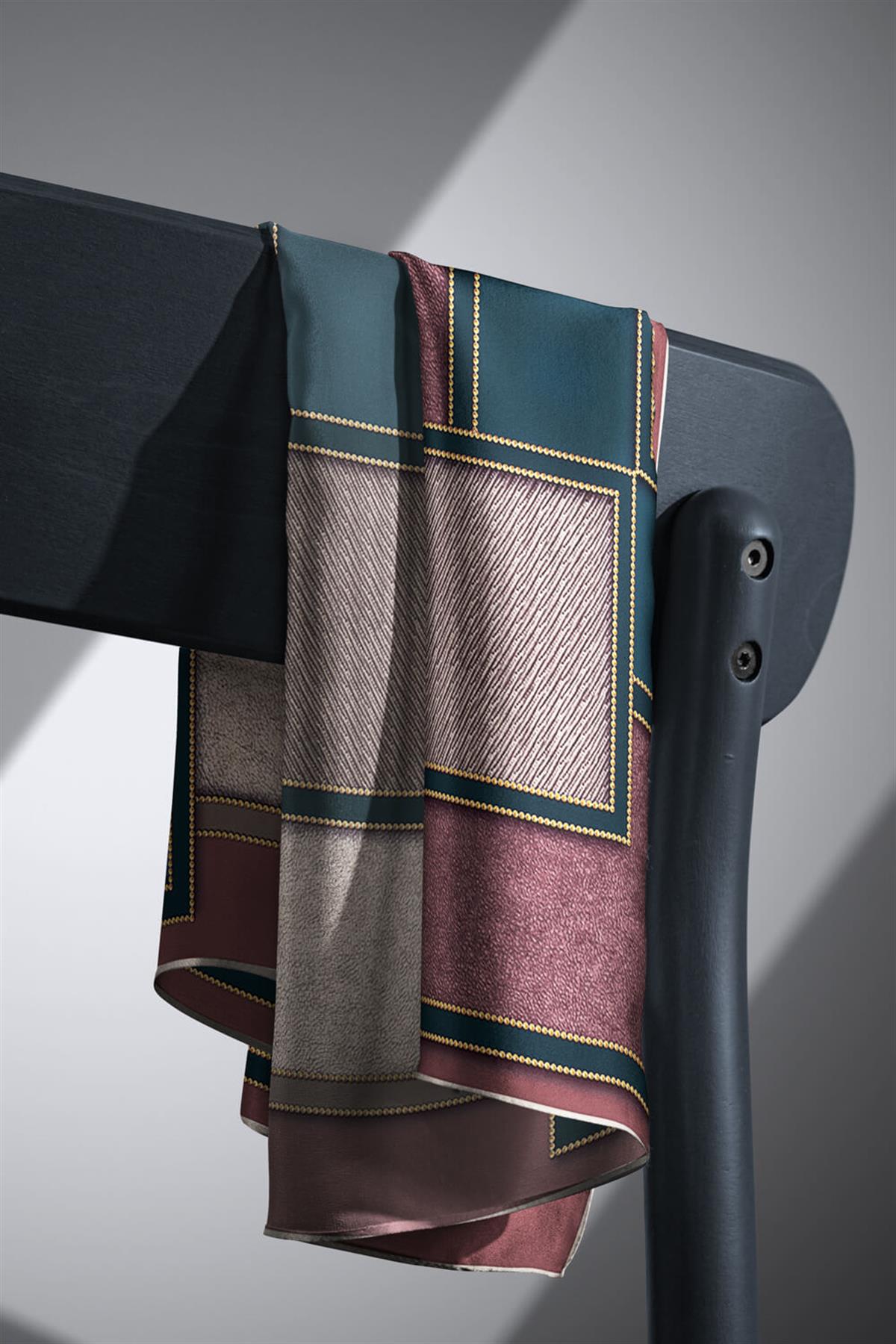 100% Twill İpek Gold Detaylı Kare Desenli Gül Kurusu - Petrol Yeşili Renkli 90x90 Dikim Şekli : El Dikişi