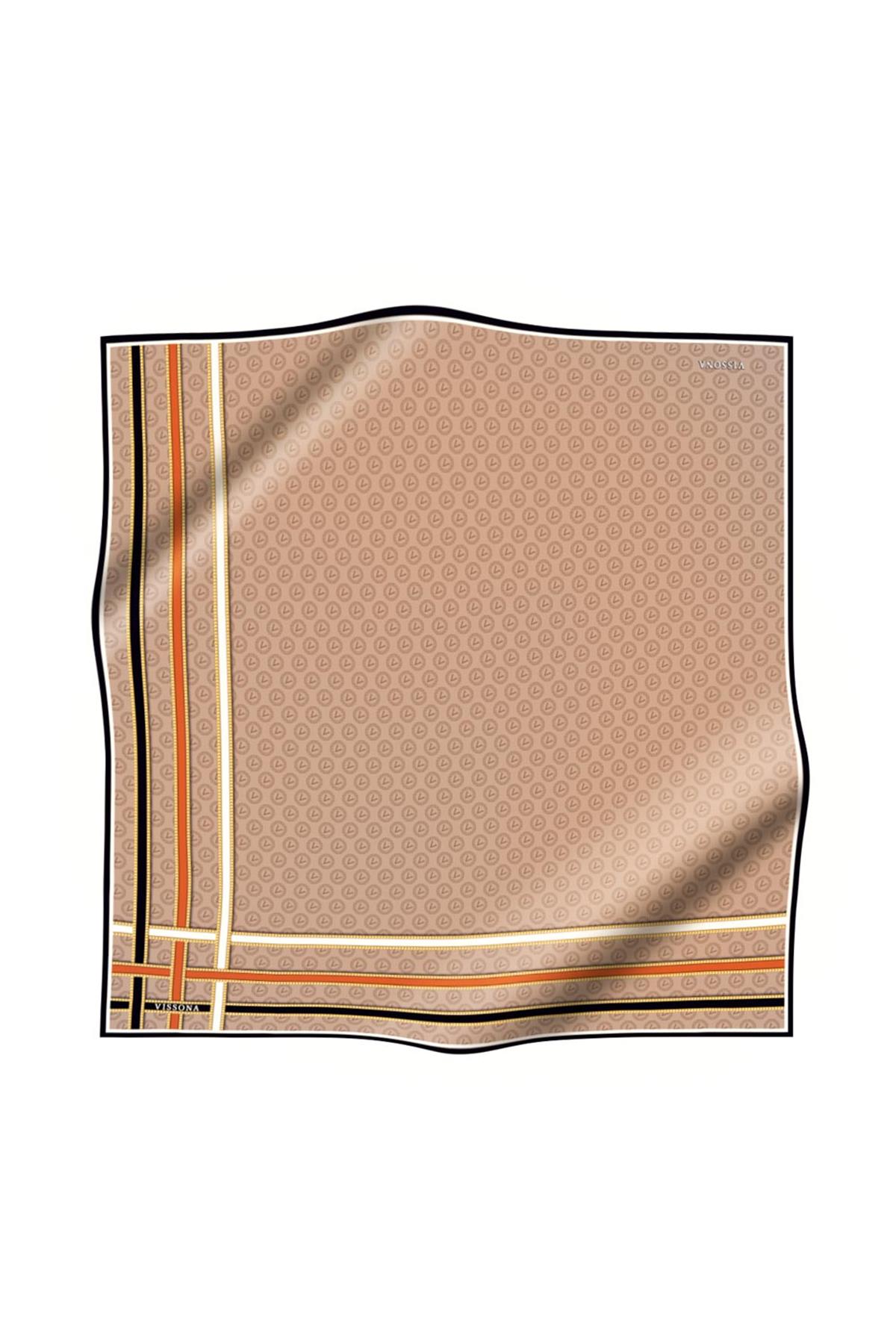 %100 Twill İpek Monogram Desenli Bej - Turuncu Renkli 90x90 Eşarp Dikim Şekli : El Dikişi
