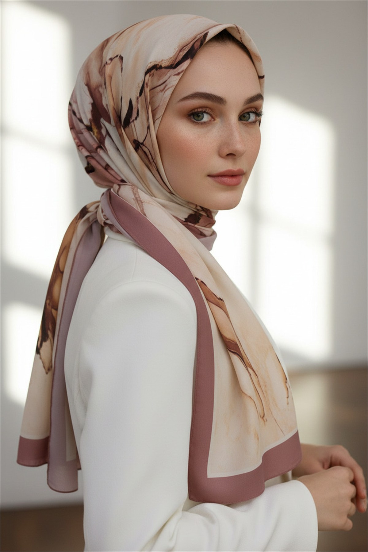 KREP BATİK DESENLİ PUDRA RENKLİ 75X195 KIRIŞMAZ ŞAL