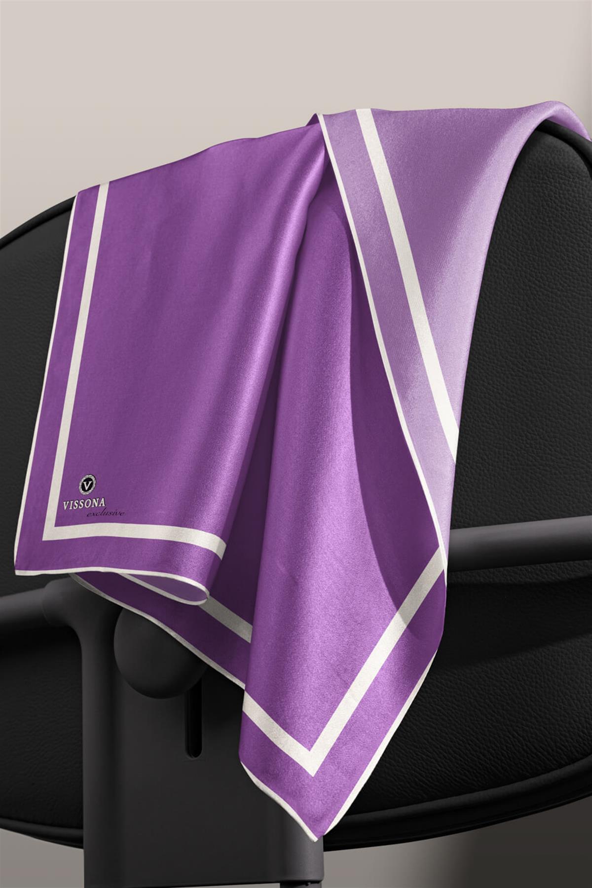 100% Twill İpek Düz Renk Bordür Desenli Mor - Krem Renkli Daha Tok Exclusive Serisi 90x90 Dikim Şekli : El Dikişi Eşarp