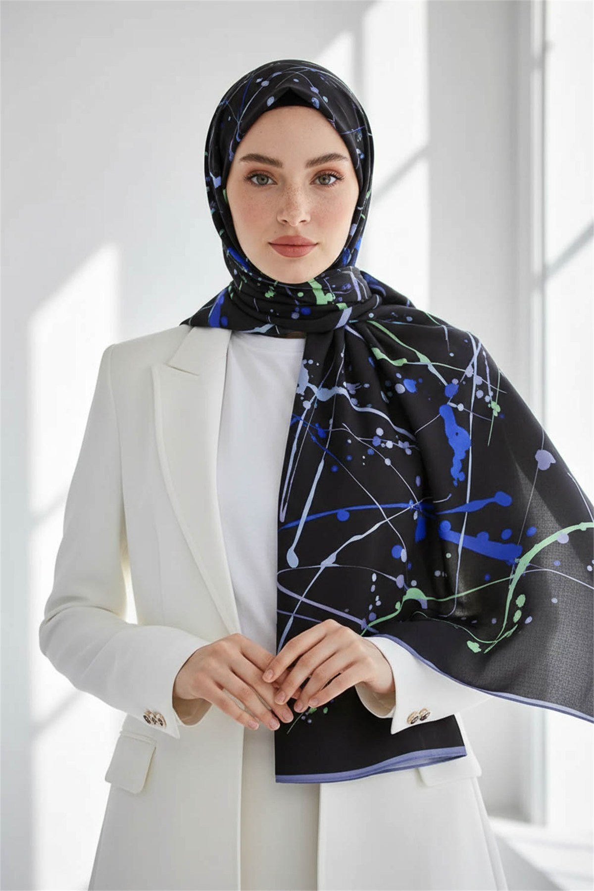 KREP BOYA DAMLASI DESENLİ SİYAH - İNDİGO RENKLİ 75X195 KIRIŞMAZ ŞAL