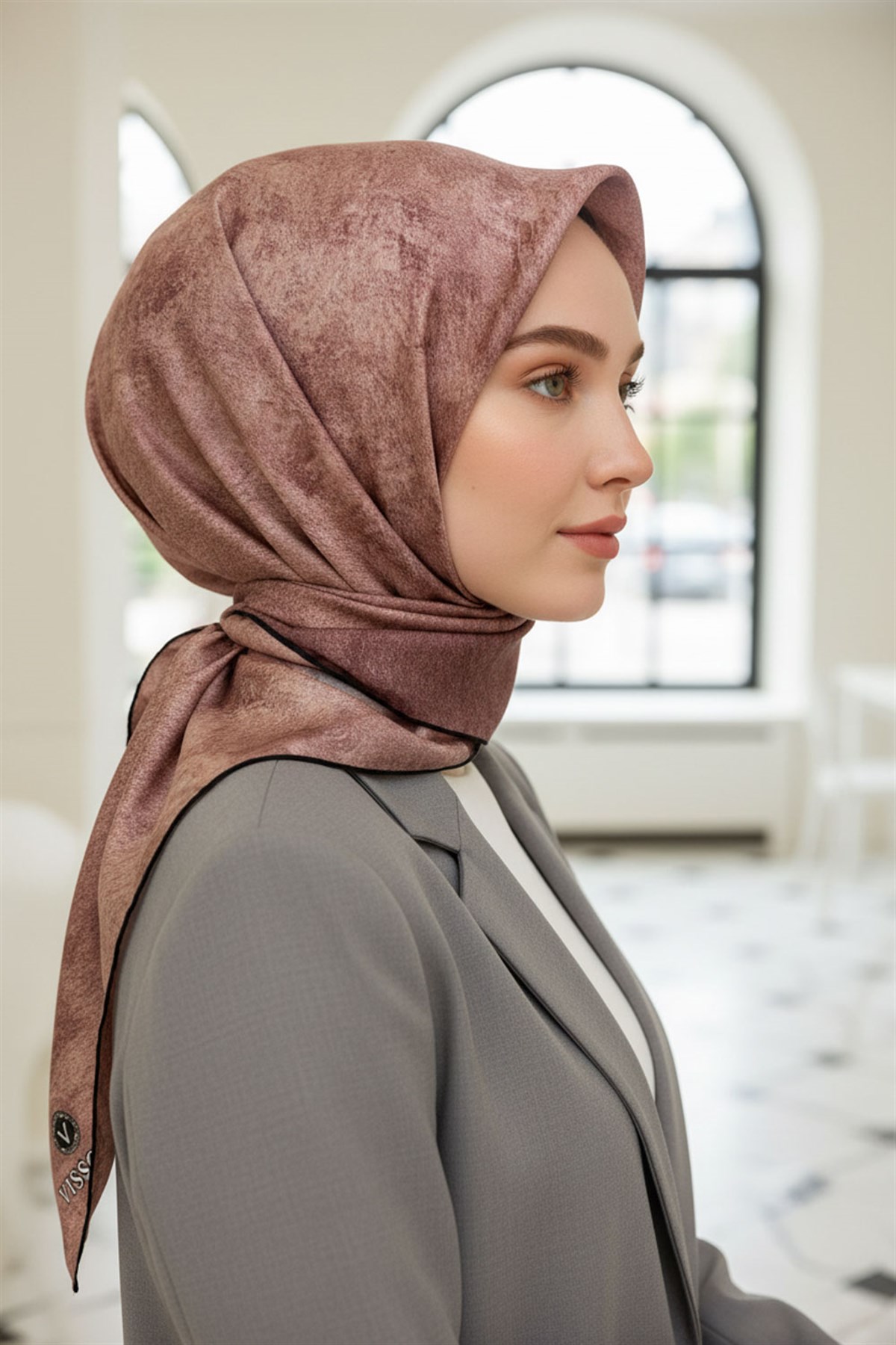 %100 Twill İpek Doku Desenli Pudra Renkli 90x90 Eşarp Dikim Şekli : El Dikişi