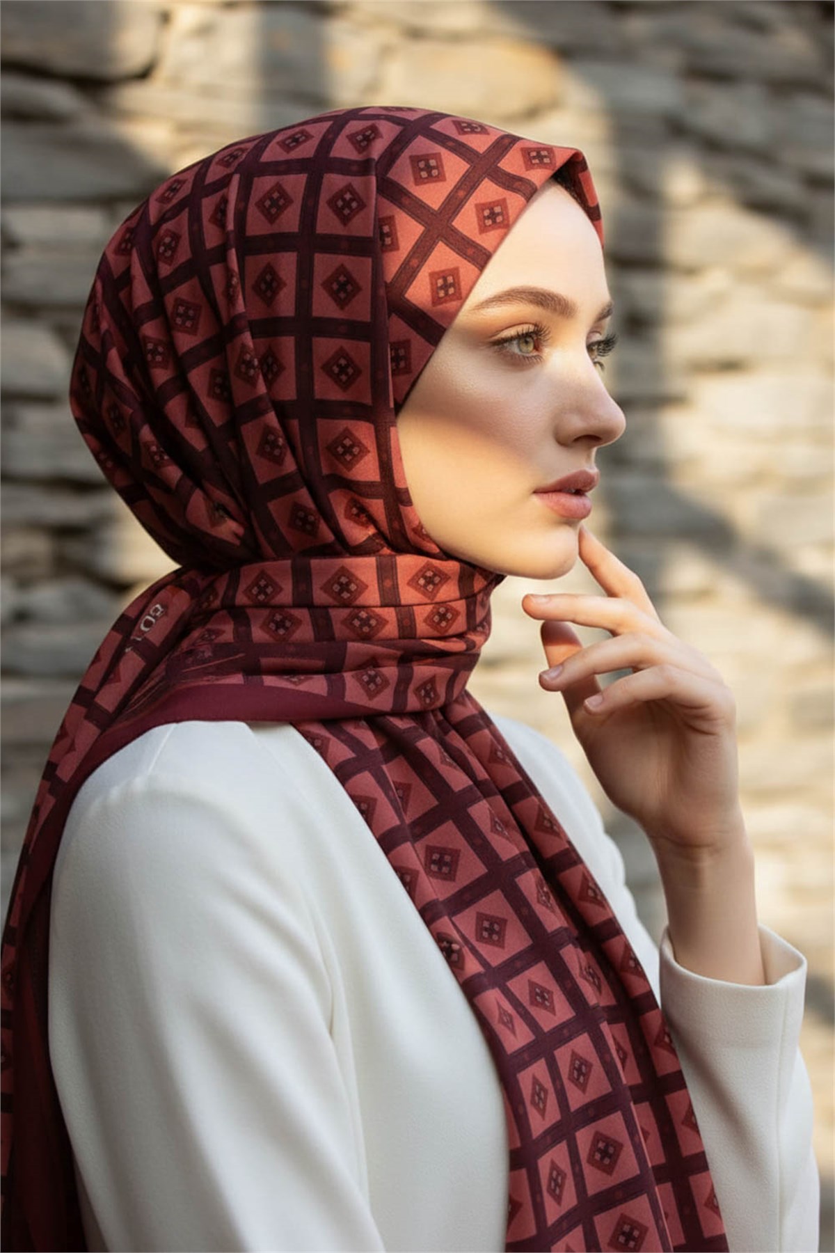 KREP KARE DESENLİ TABA RENKLİ 75X195 KIRIŞMAZ ŞAL