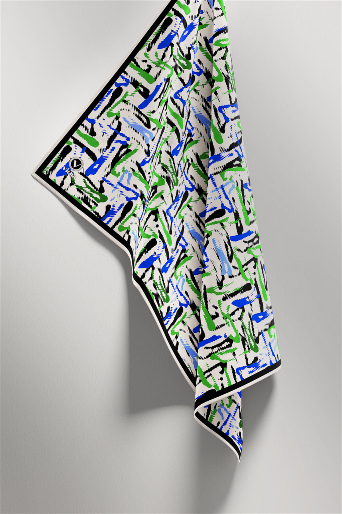 Twill Geometrik Desenli Saks - Zümrüt Yeşili Renkli 90x90 Eşarp (İpek İçermez) Dikim Şekli : El Dikişi