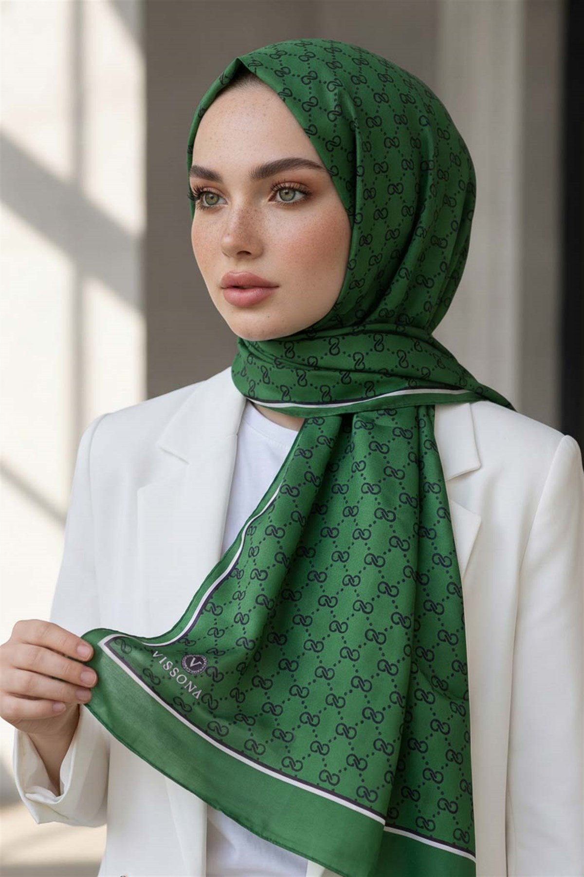 %100 Saf İpek Şal İnce Saten Vual Dokuma Minik Motif Desenli Zümrüt Yeşili Renkli 90x210 Şal