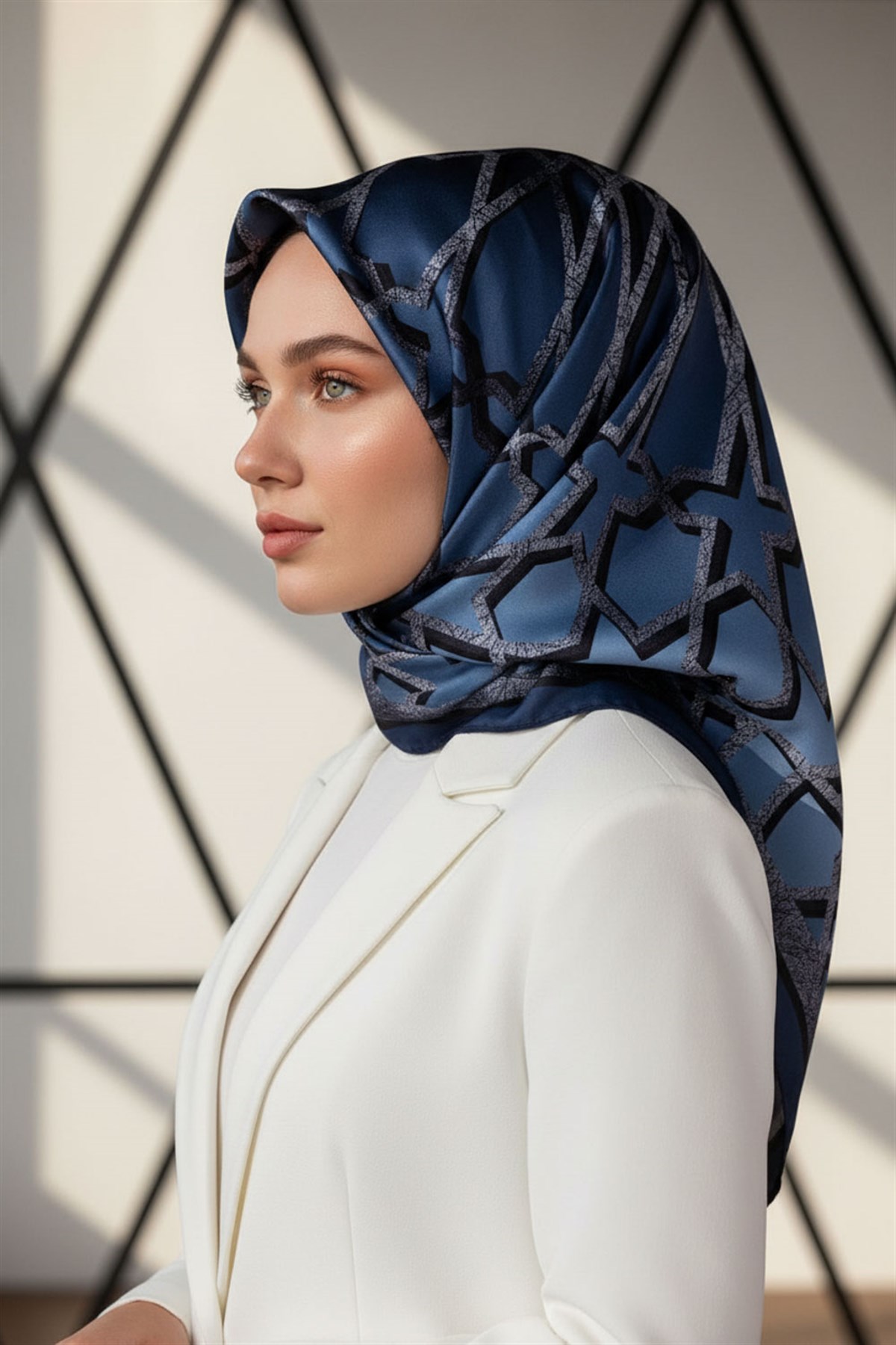 %100 Twill Türk Motifi  Desenli Bebe Mavisi Renkli 90x90 Eşarp Dikim Şekli: El Dikişi