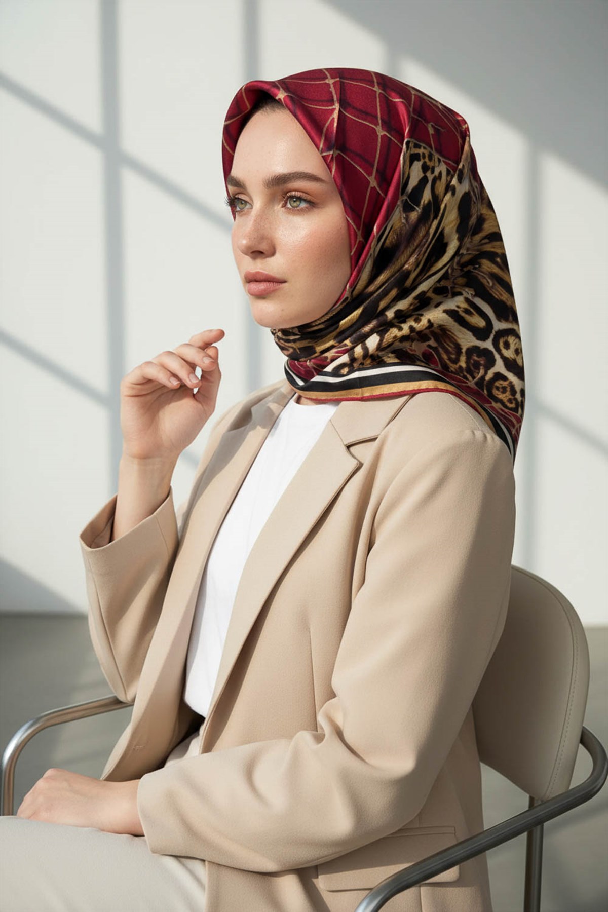 %100 Twill İpek Leopar Desenli Bordo Renkli 90x90 Eşarp Dikim Şekli : El Dikişi