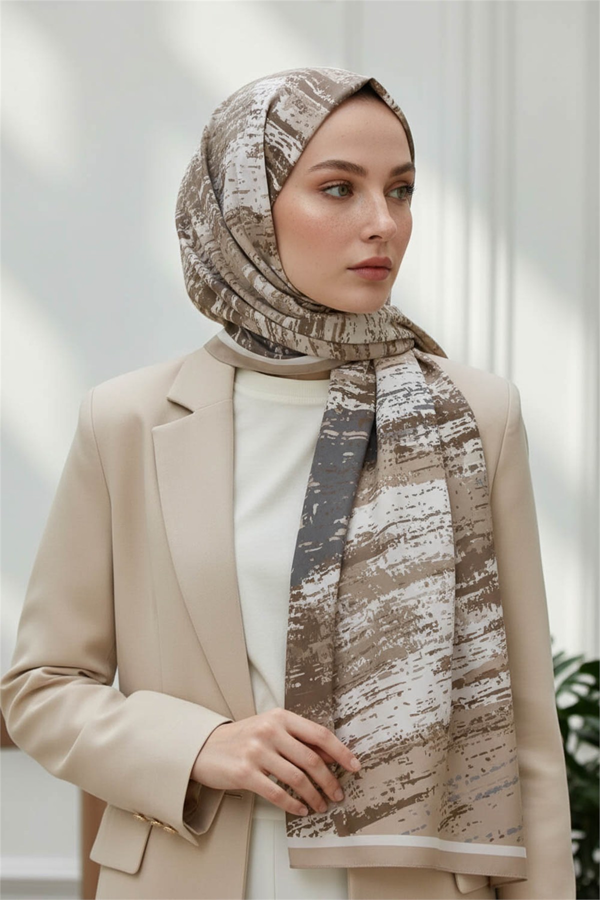 KREP FIRÇA DESENLİ BEJ RENKLİ 75X195 KIRIŞMAZ ŞAL