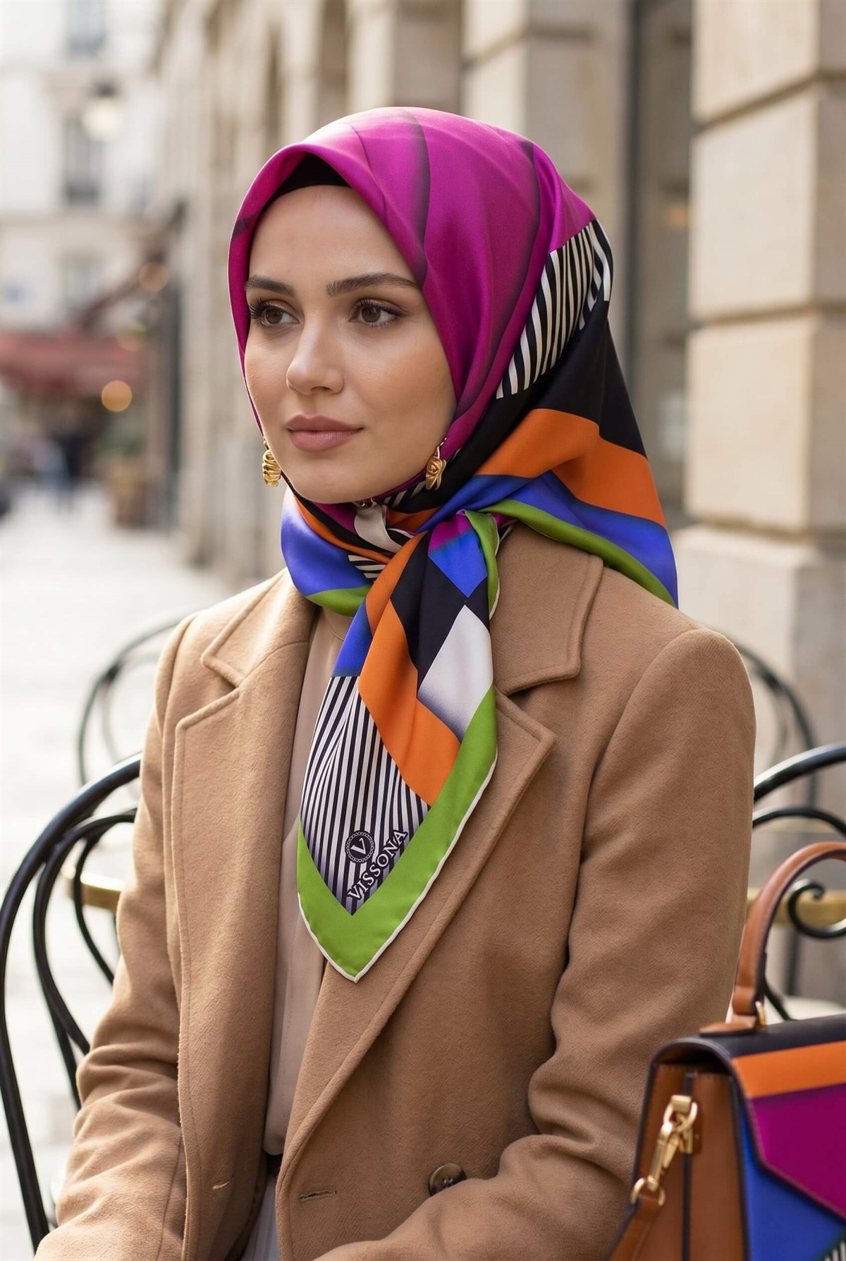 %100 Twill Renk Bloklu Çizgili Desenli Fuşya - Saks Renkli 90x90 Eşarp Dikim Şekli: El Dikişii