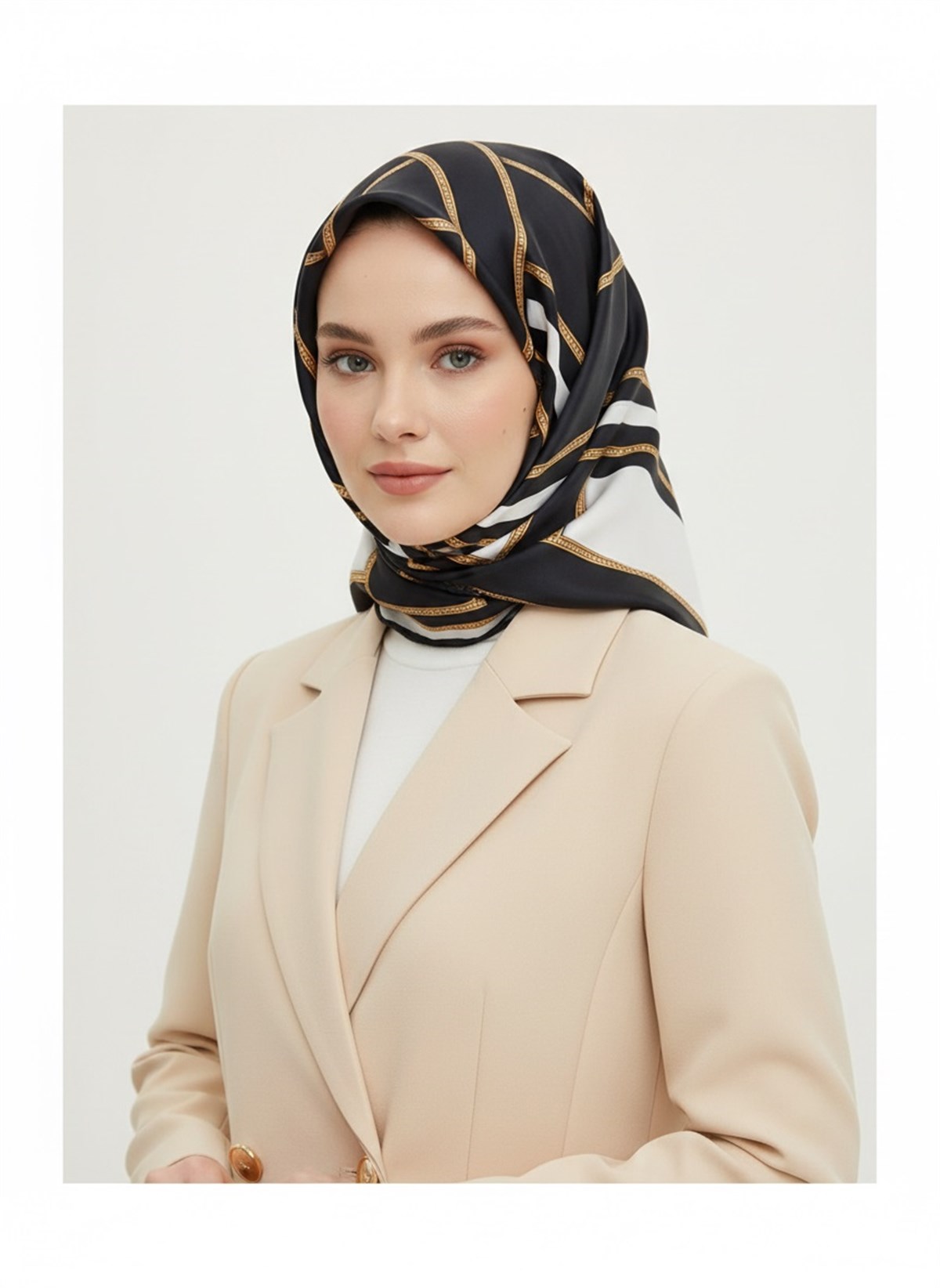 %100 Twill İpek Geometrik Desenli Siyah - Krem Renkli 90x90 Eşarp Dikim Şekli : El Dikişi