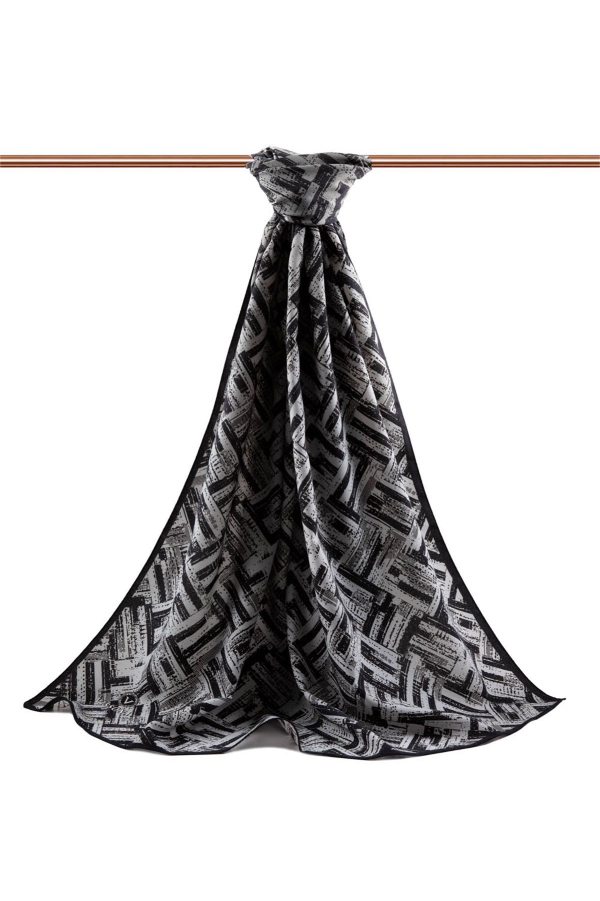 KREP DEGRADELİ ÇİZGİ DESENLİ FÜME RENKLİ 75X195 KIRIŞMAZ ŞAL