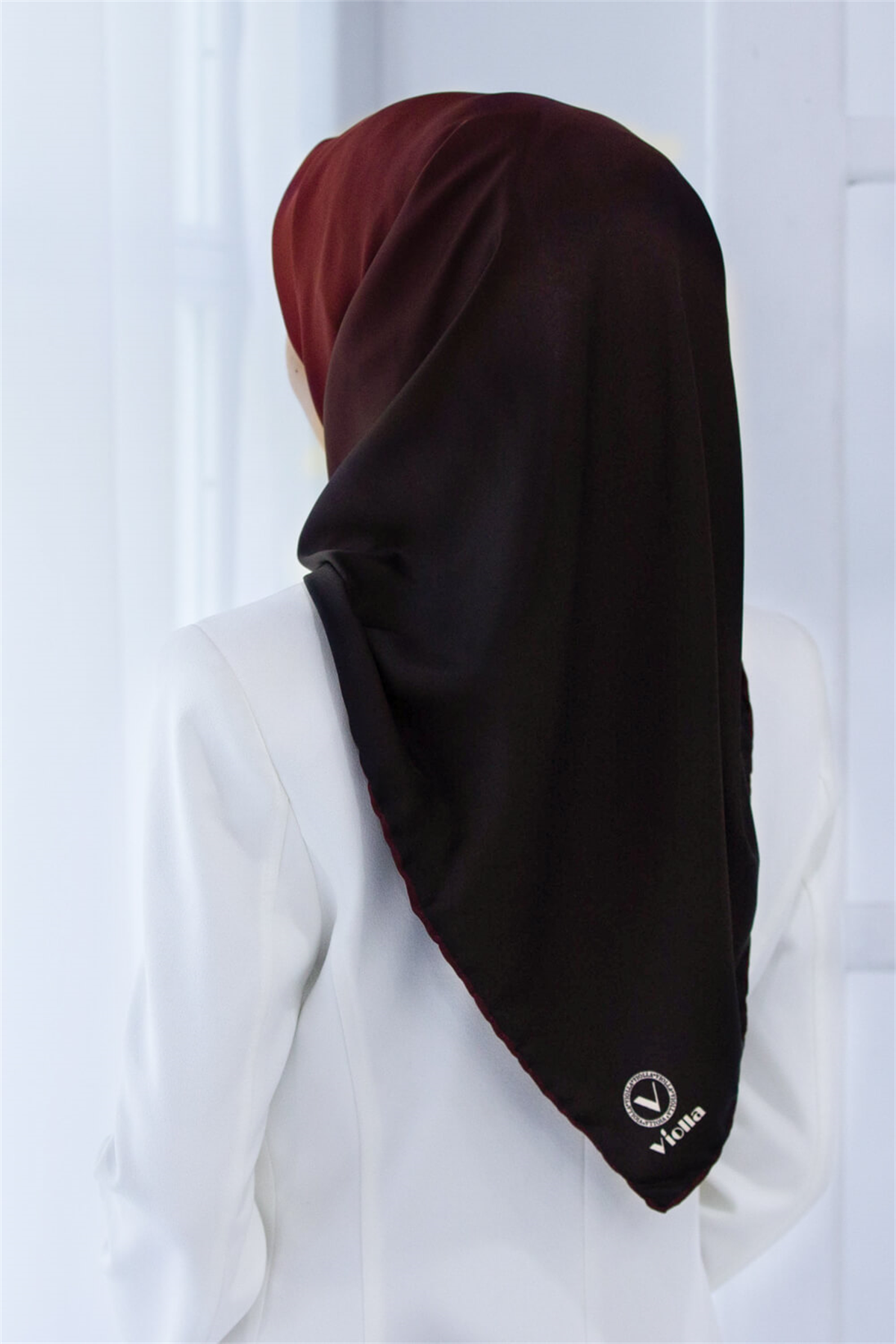 Twill Degrade Desenli Bordo Renkli 90x90 Eşarp (İpek İçermez) Dikim Şekli : El Dikişi