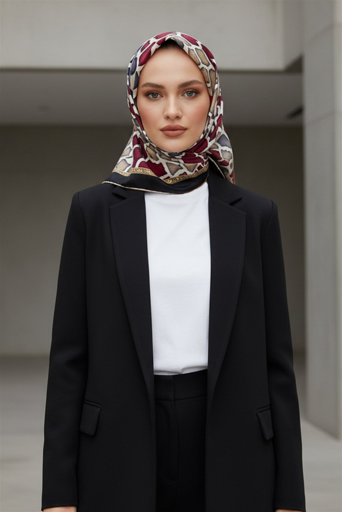 %100 Twill İpek Zürafa Desenli Bordo - Gri Renkli 90x90 Eşarp Dikim Şekli : El Dikişi