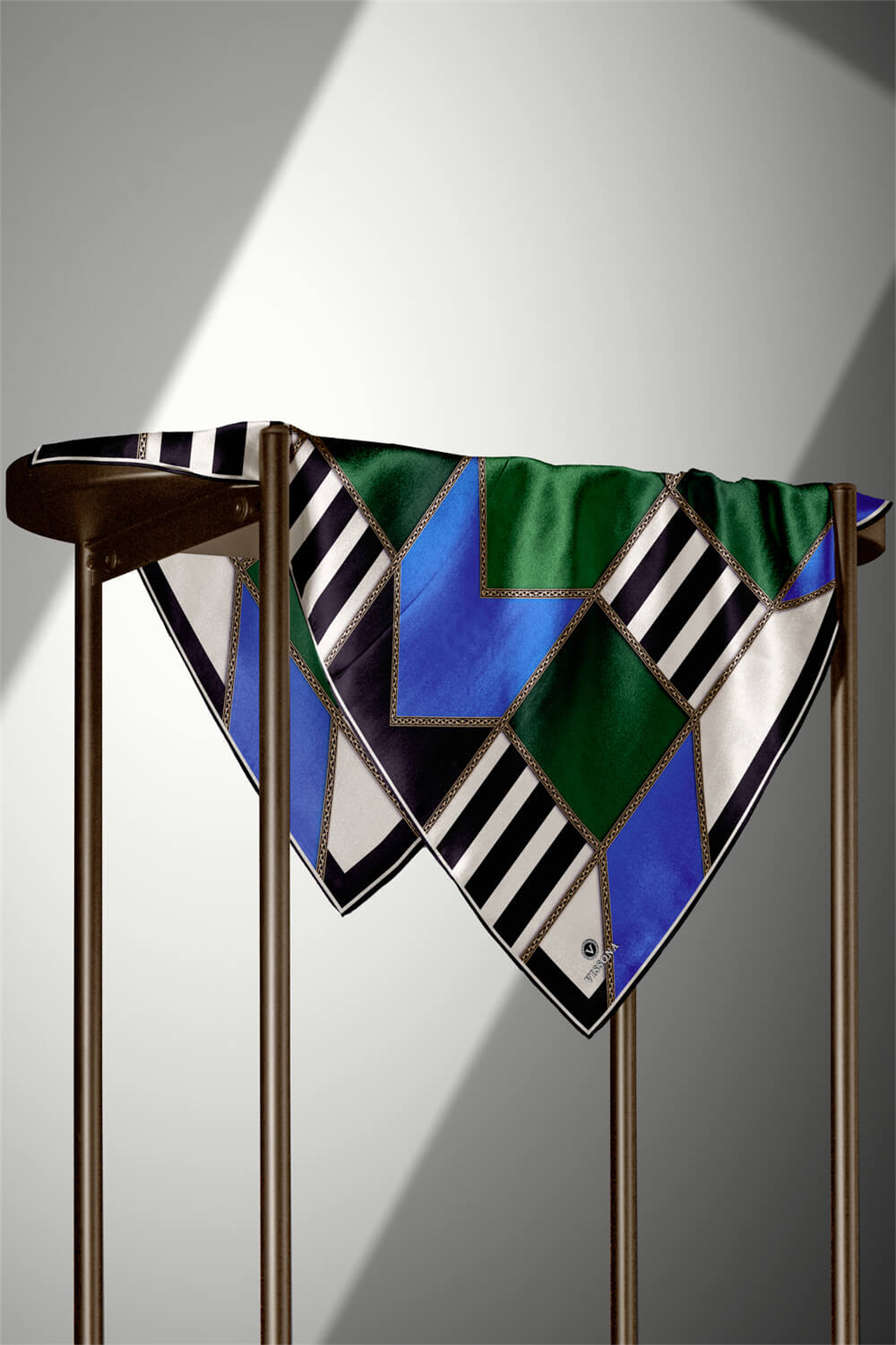 %100 Twill İpek Geometrik Desenli Saks - Zümrüt Yeşili Renkli 90x90 Eşarp Dikim Şekli : El Dikişi