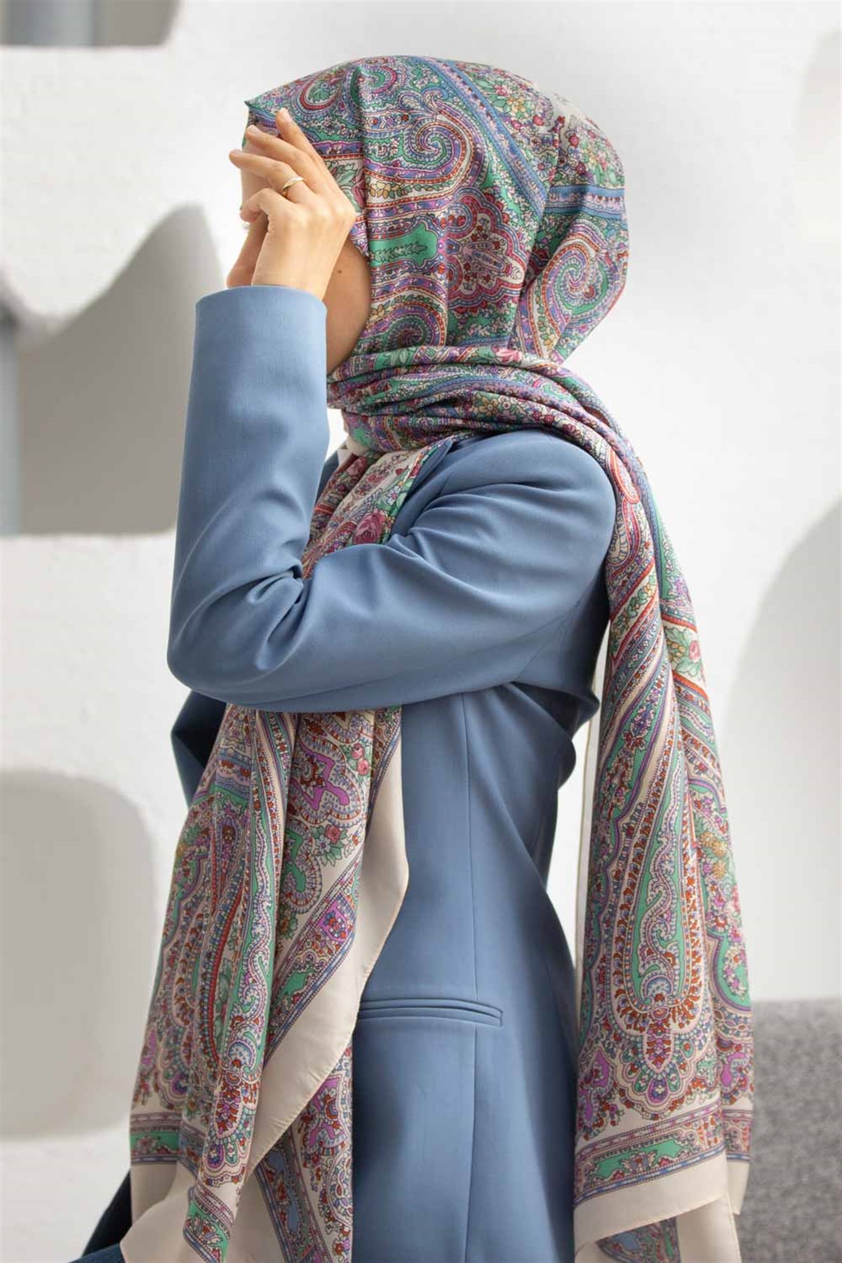 %100 Saf İpek Şal İnce Saten Vual Dokuma Etro Desenli Bej - Lila Renkli 90x210 Şal