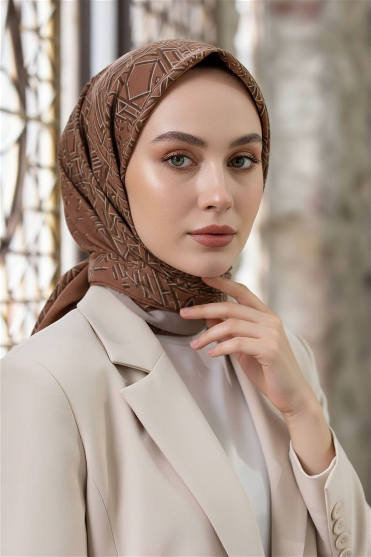 KREP GEOMETRİK DESENLİ TABA - BEJ RENKLİ 75X195 KIRIŞMAZ ŞAL
