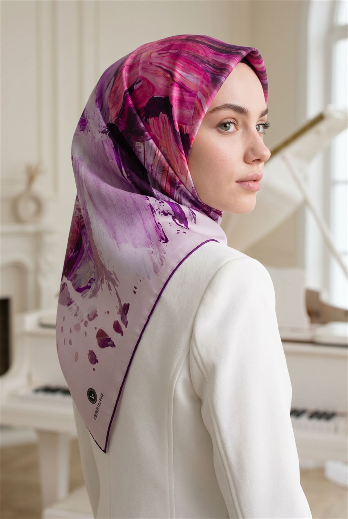 %100 Twill İpek Fırça Darbesi Desenli Mor - Pembe Renkli 90x90 Eşarp Dikim Şekli : El Dikişi