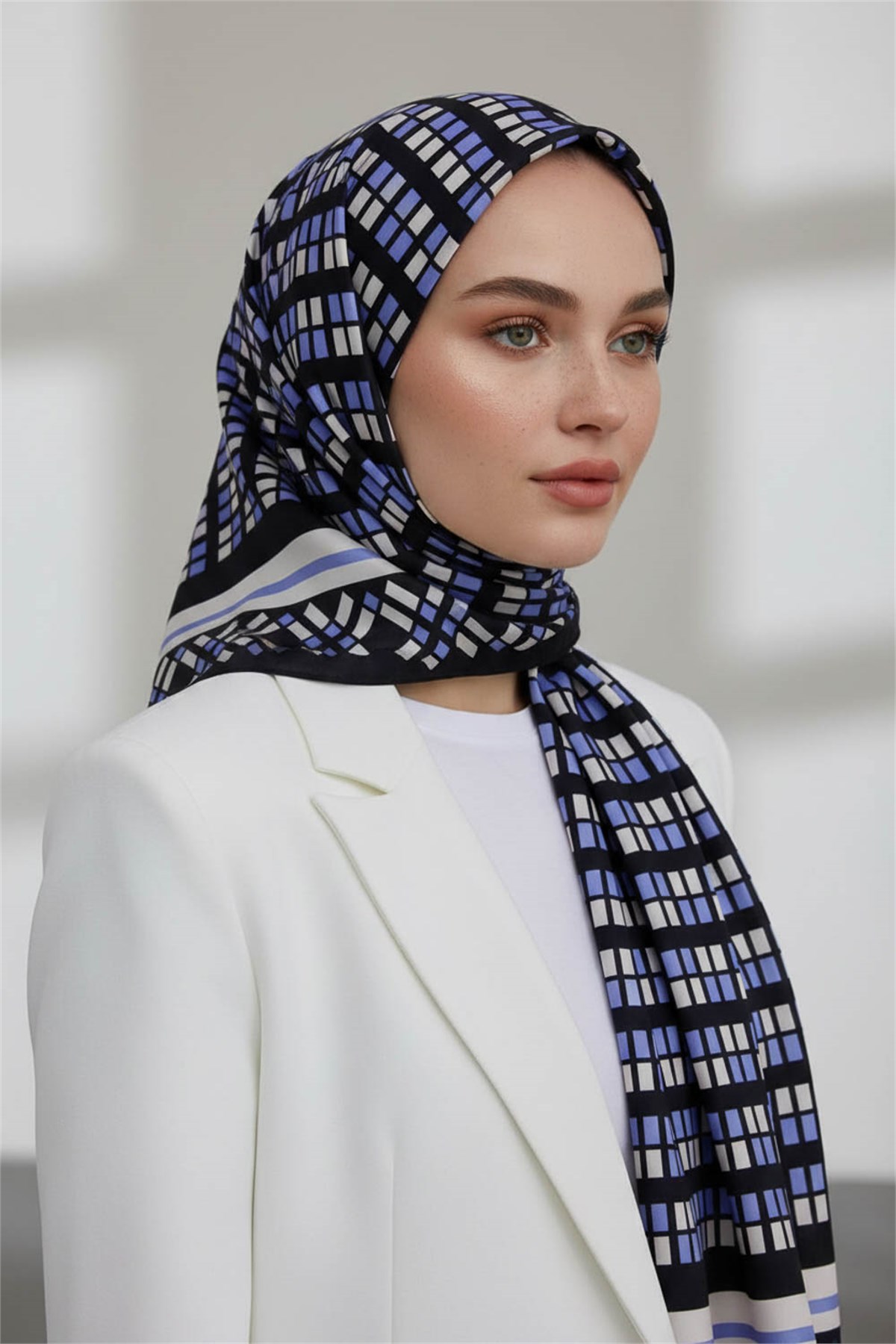 KREP KARE DESENLİ BEBE MAVİSİ RENKLİ 75X195 KIRIŞMAZ ŞAL