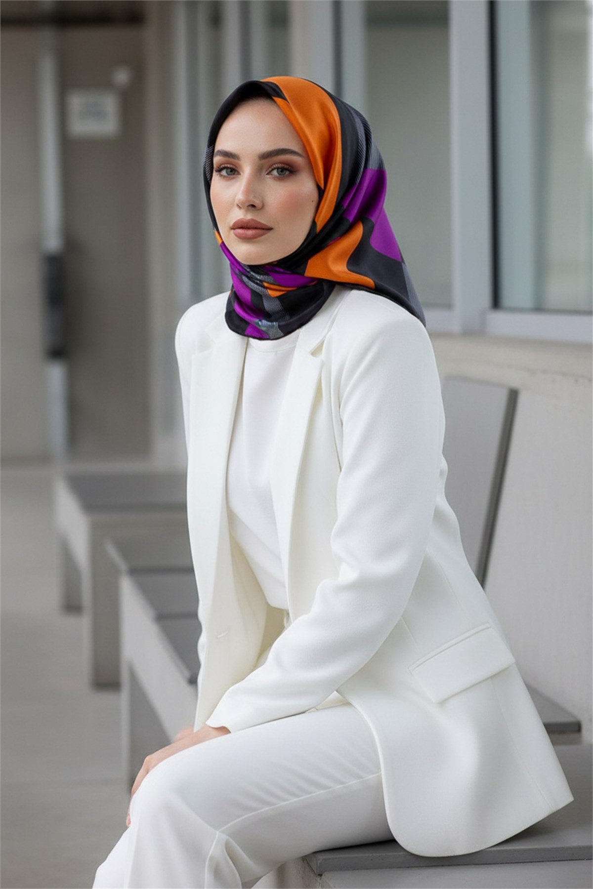 %100 Twill İpek Eşarp 90x90 Fuşya Turuncu Geometrik Çizgi Desenli El Dikişli Kadın Eşarp