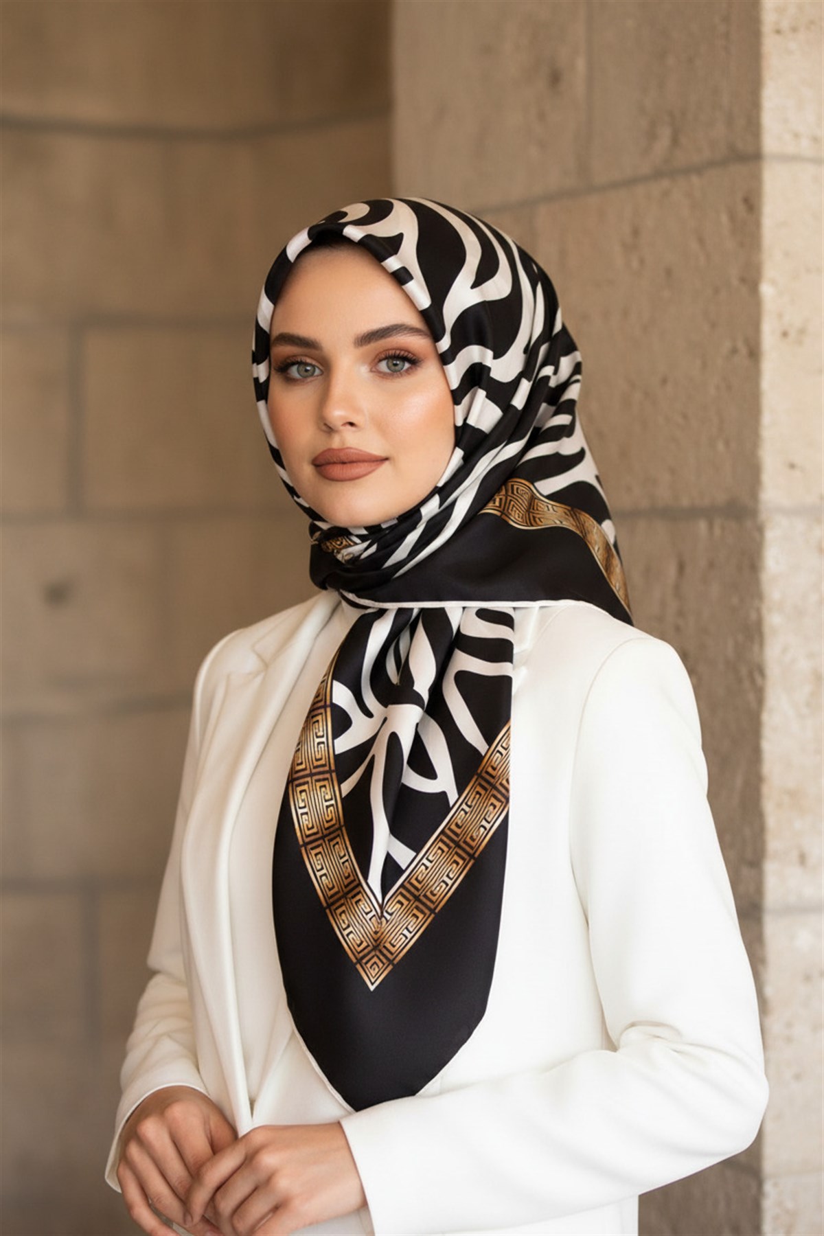 %100 Twill İpek Zebra Desenli Siyah - Beyaz Renkli 90x90 Eşarp Dikim Şekli : El Dikişi
