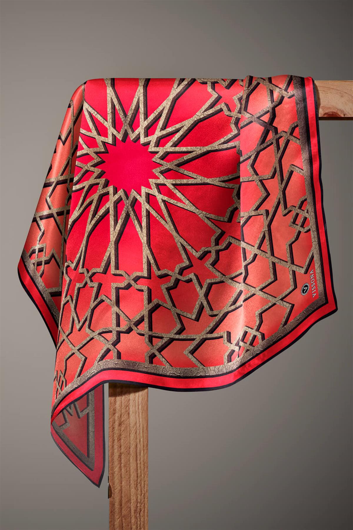 %100 Twill Türk Motifi  Desenli Nar Çiçeği Renkli 90x90 Eşarp Dikim Şekli: El Dikişi