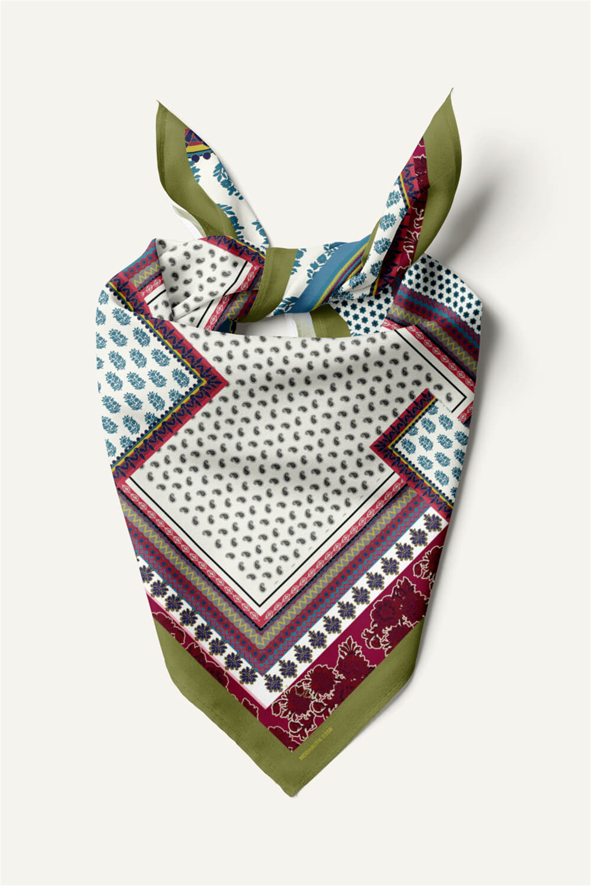 Kadın Patchwork Desenli Bandana 50x50 Kırmızı Mavi DG0358-22