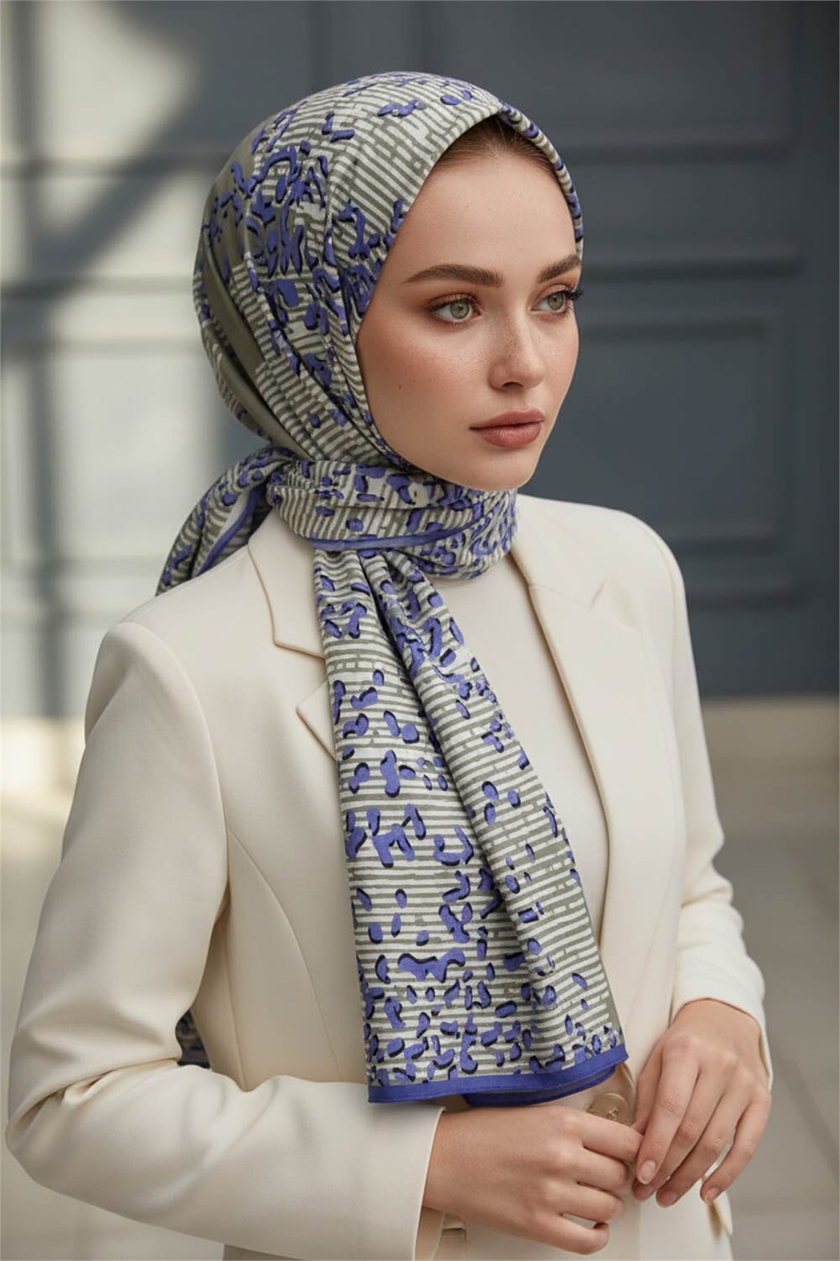 KREP ESKİTME DESENLİ İNDİGO RENKLİ 75X195 KIRIŞMAZ ŞAL