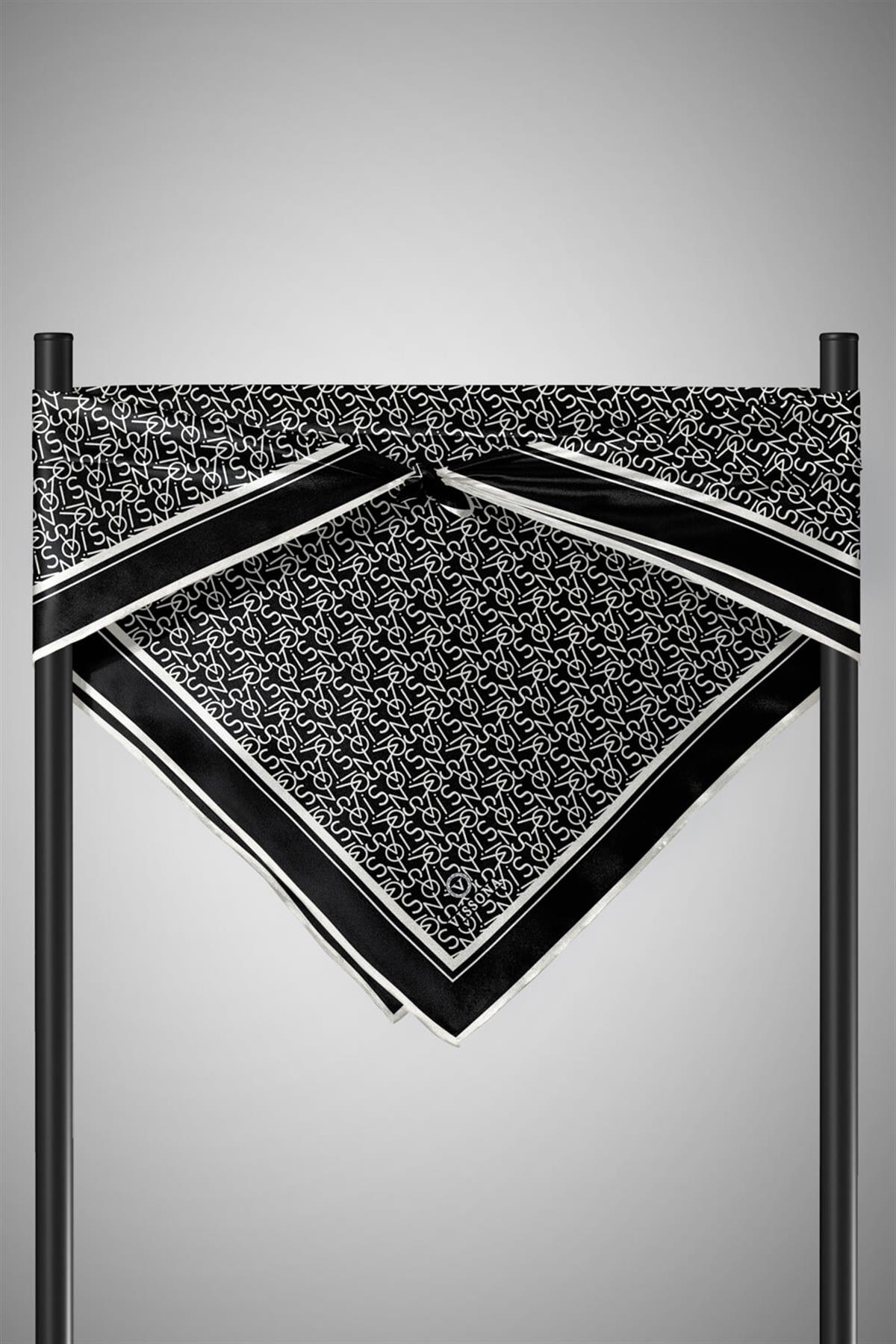 %100 Twill İpek Harf Desenli Siyah - Krem Renkli 90x90 Eşarp Dikim Şekli : El Dikişi