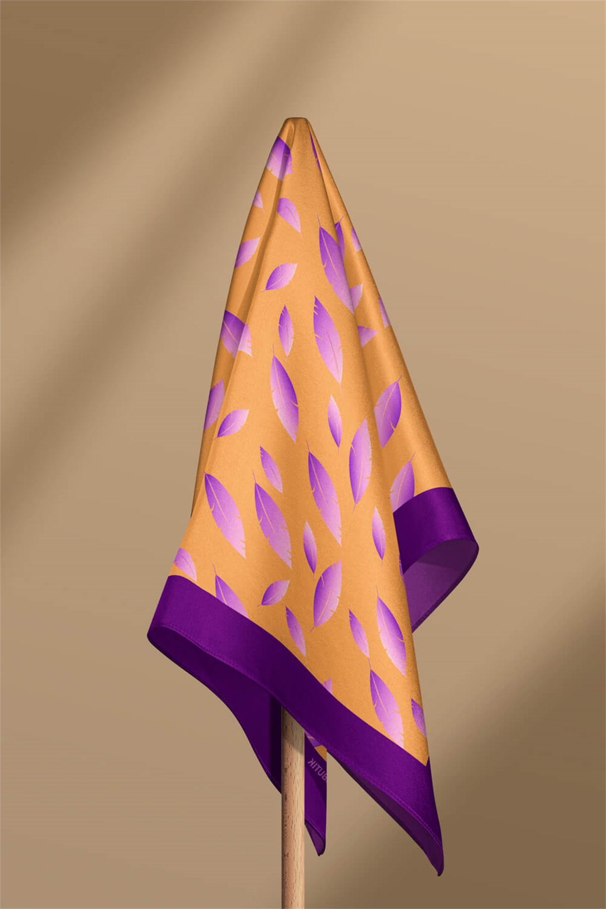 Z39 Kadın Sarı Feathers Desenli 50x50 Bandana HYL DG0696-22