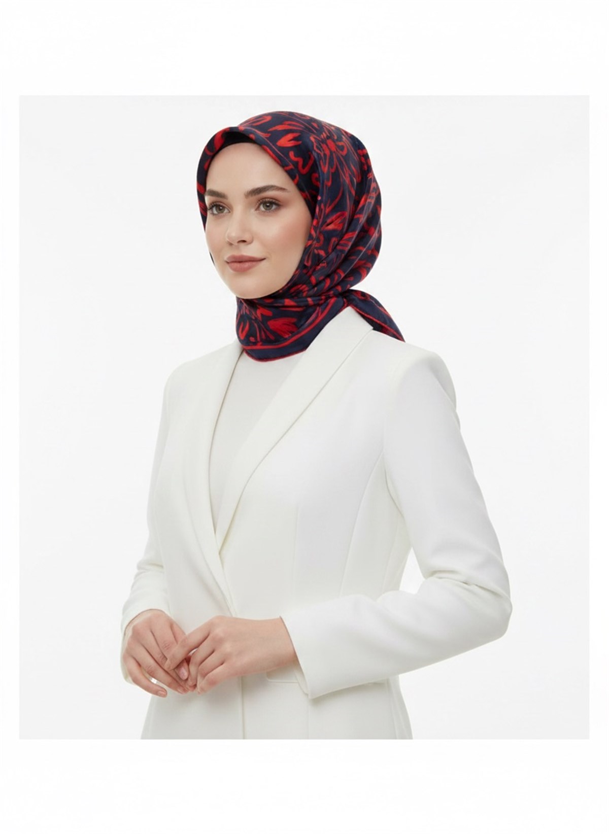 %100 Twill İpek Büyük Çiçek Desenli Lacivert - Kırmızı Renkli 90x90 Eşarp Dikim Şekli : El Dikişi