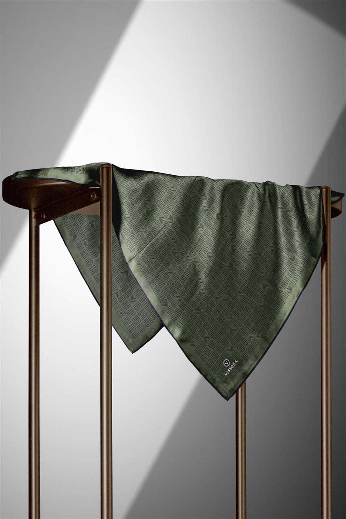 100% Twill İpek Etnik Motif Desenli Haki - Siyah Renkli 90x90 Dikim Şekli : El Dikişi Eşarp